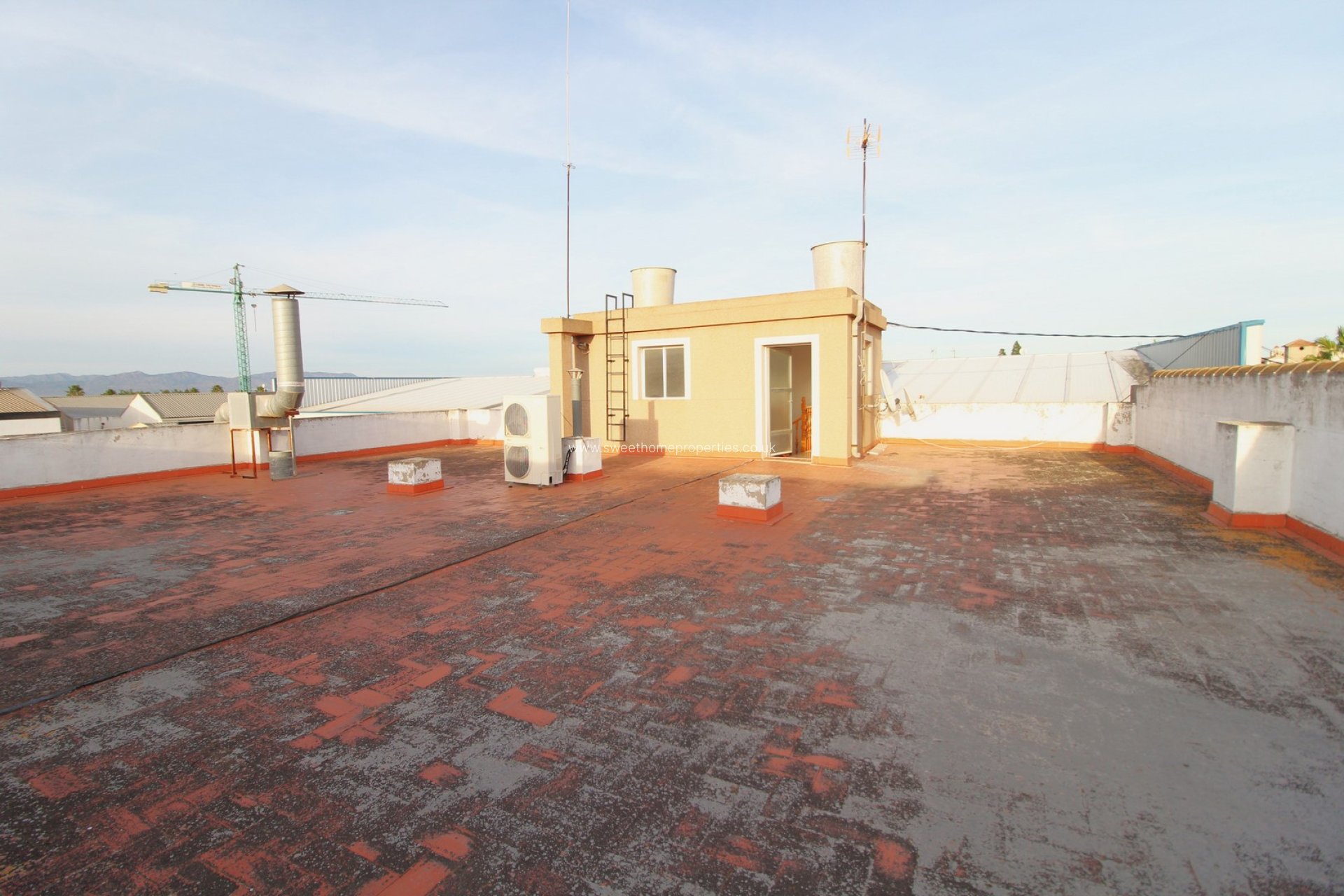 Resale - Commercial - Jacarilla