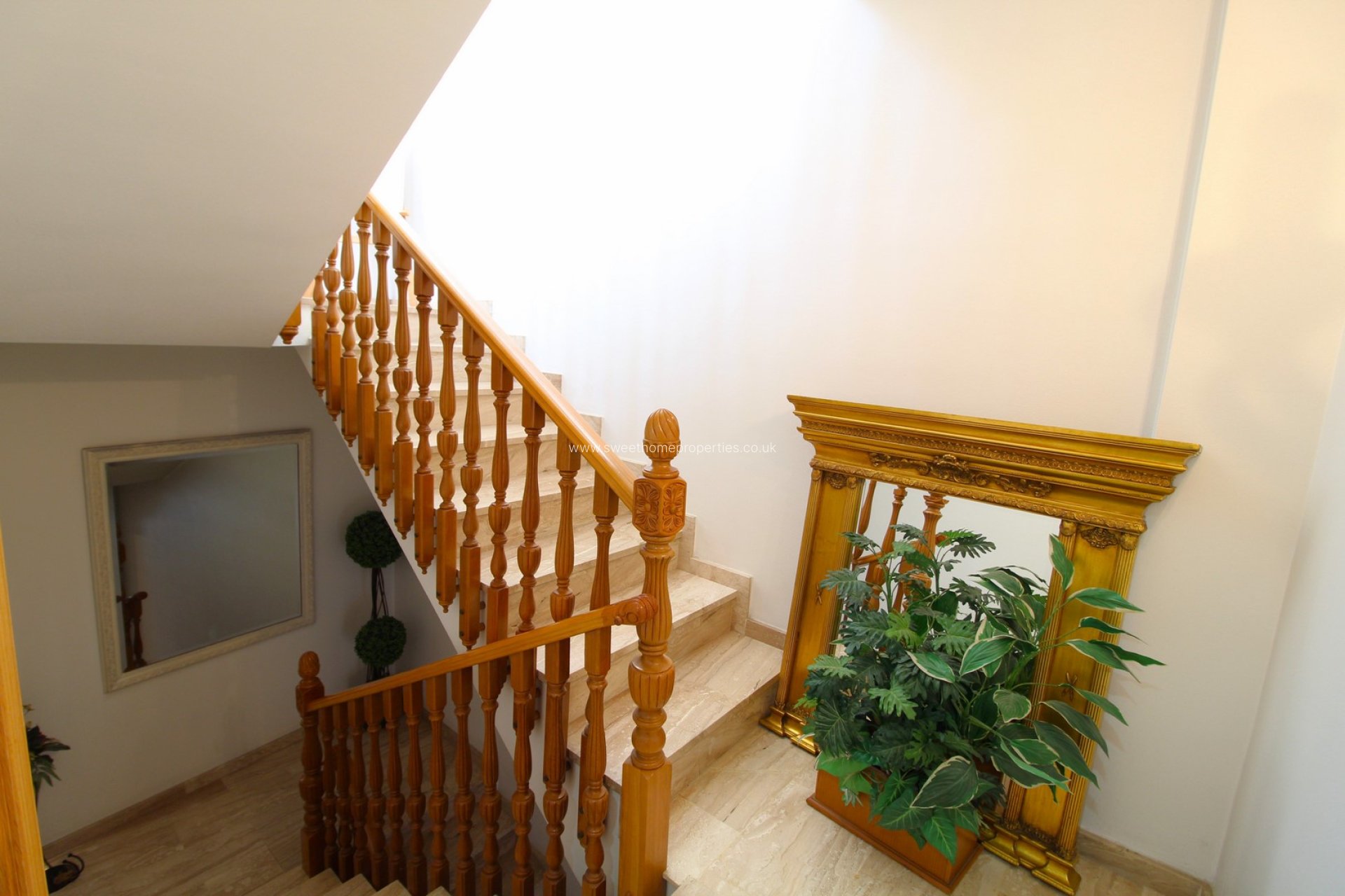 Resale - Commercial - Jacarilla