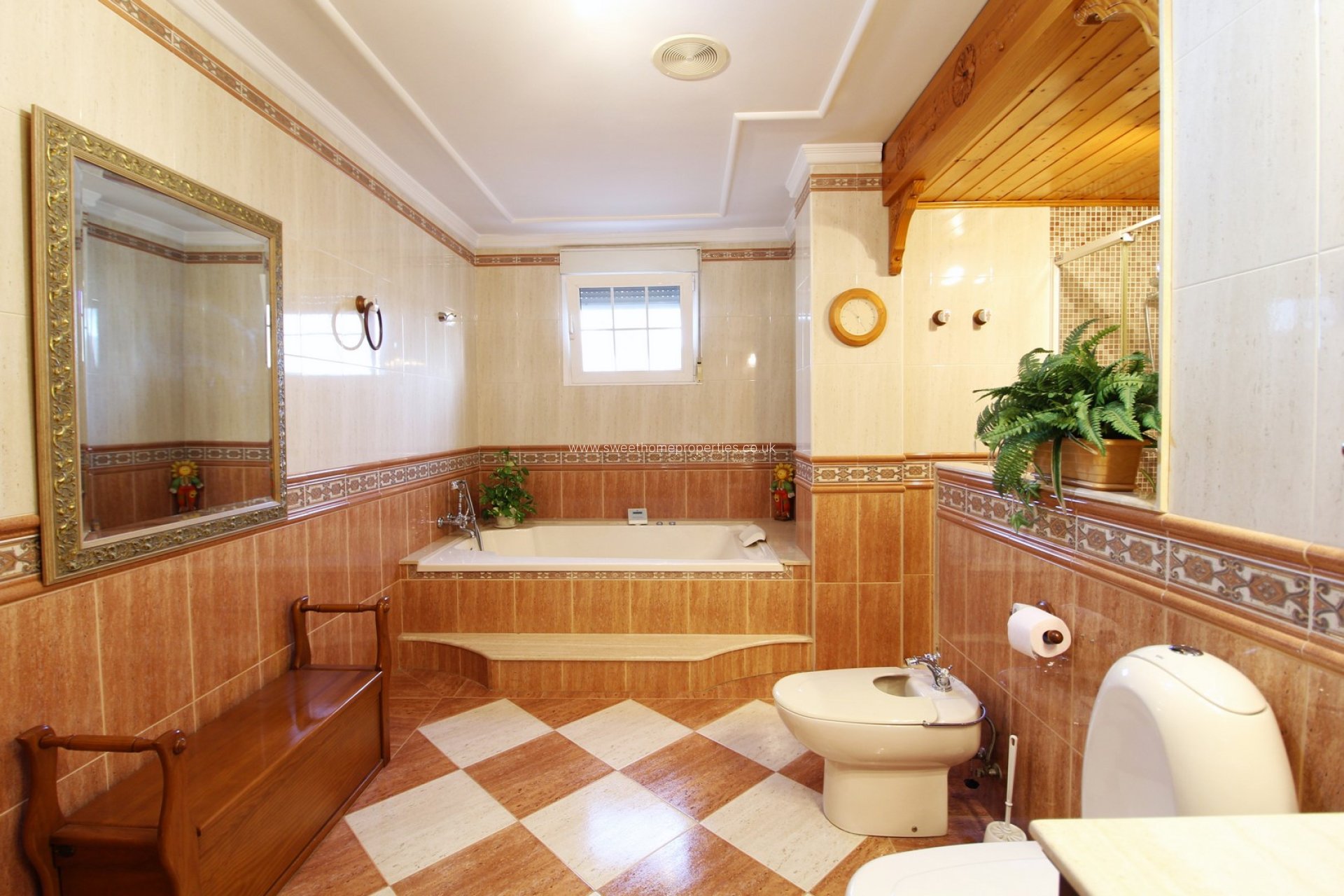 Resale - Commercial - Jacarilla