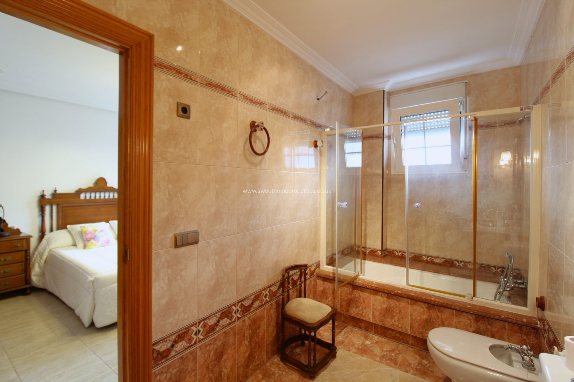 Resale - Commercial - Jacarilla