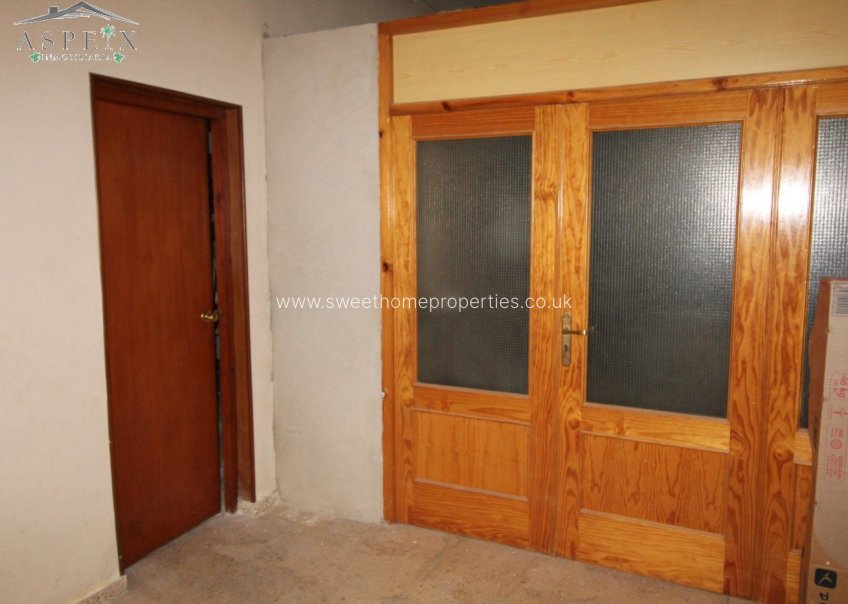 Resale - Commercial - Monovar - OTRAS