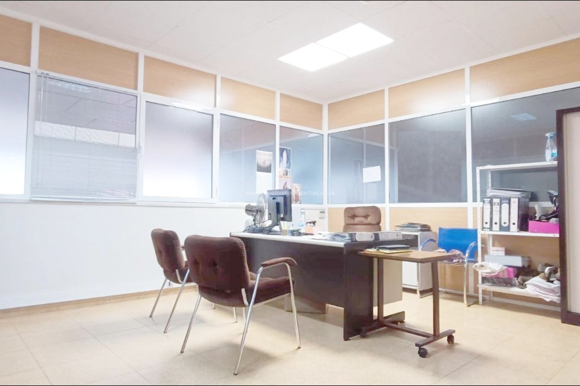 Resale - Commercial - Monovar - Pastoret