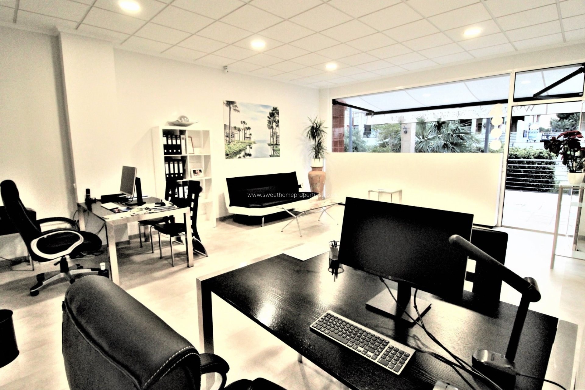 Resale - Commercial - Villamartin