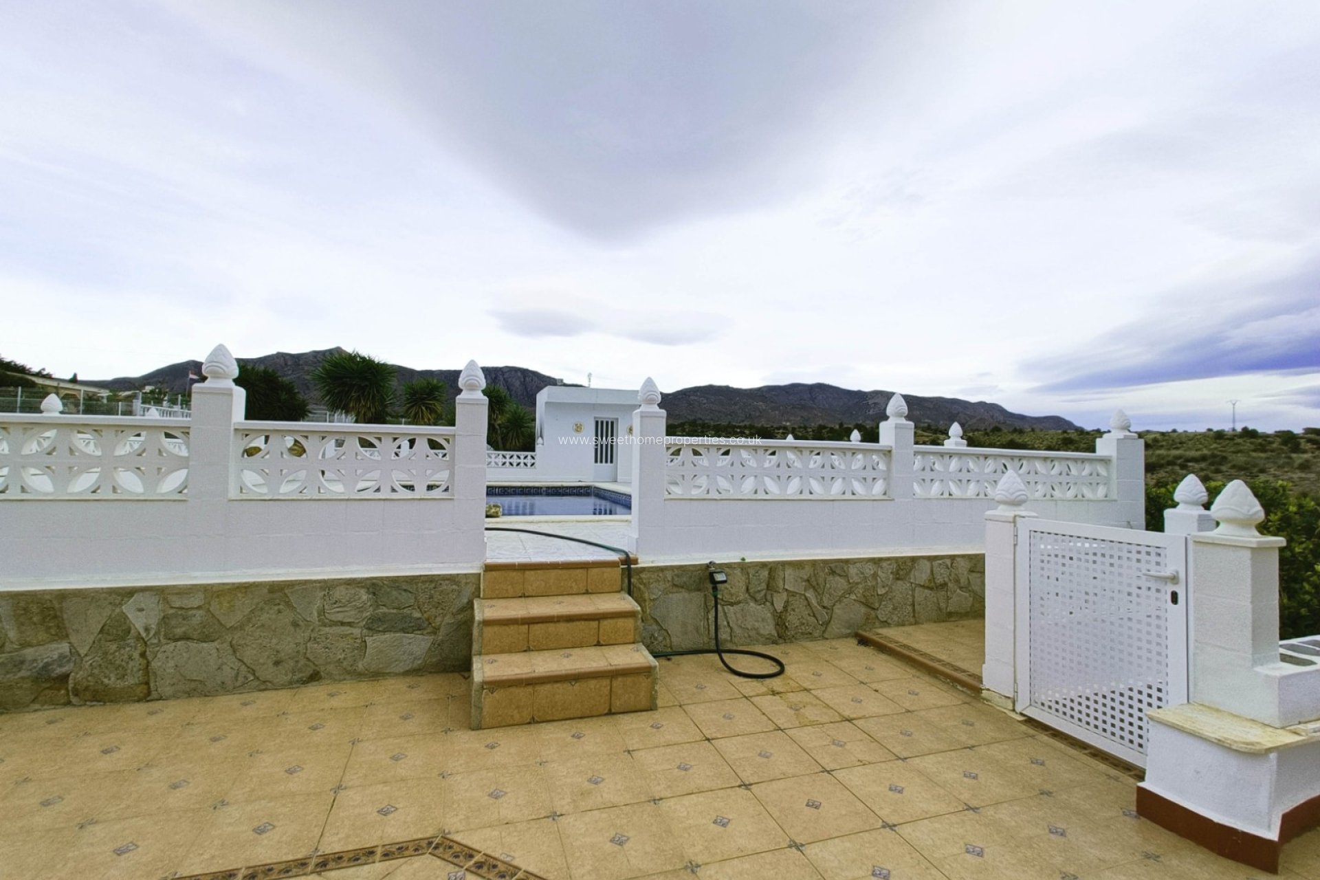 Resale - Country house - Albatera