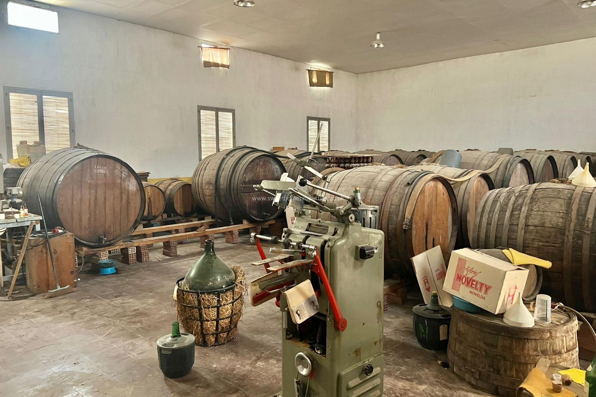 Resale - Country house - Novelda - CENTRO