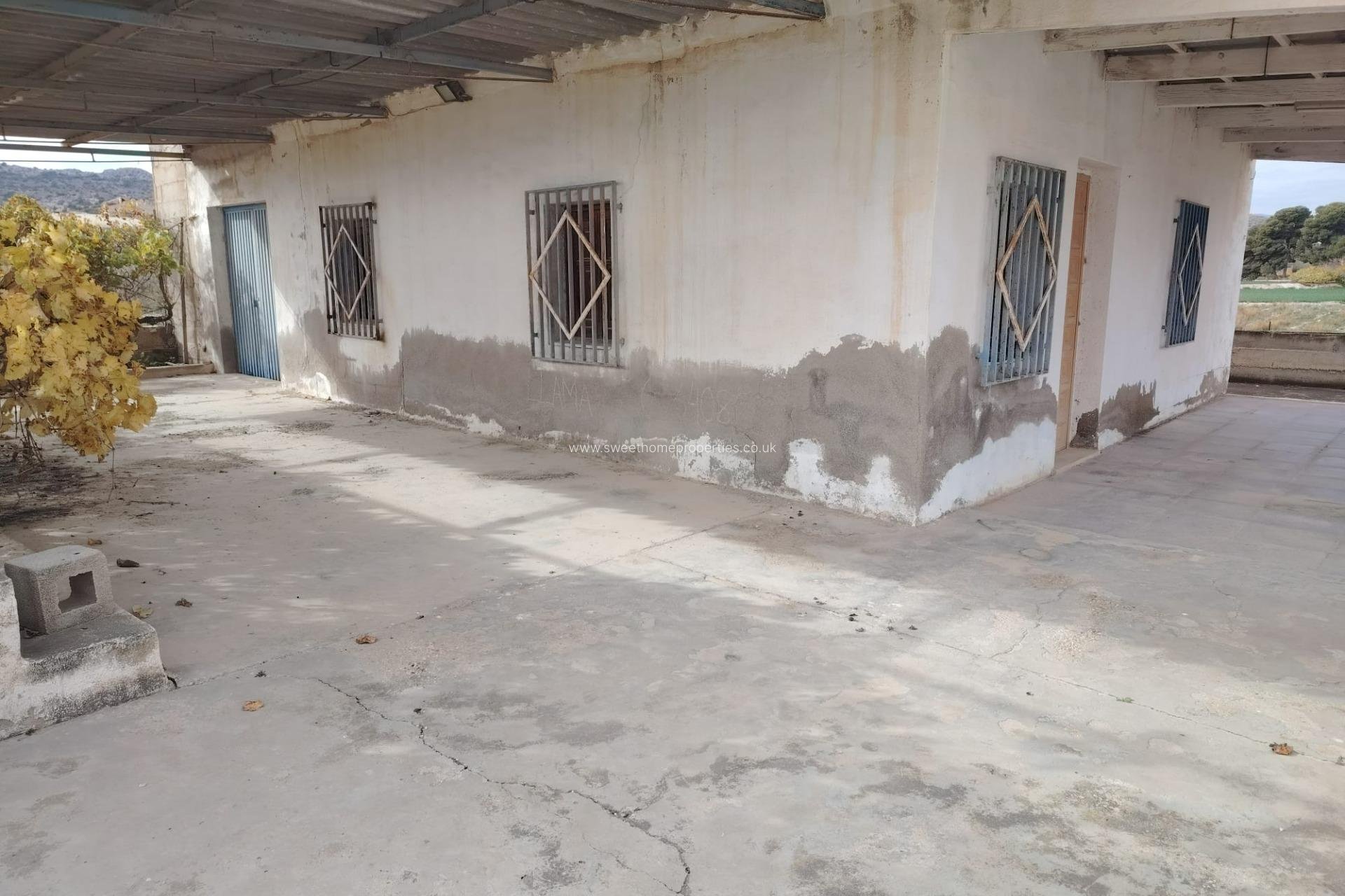 Resale - Country house - Novelda - Comunidad valenciana