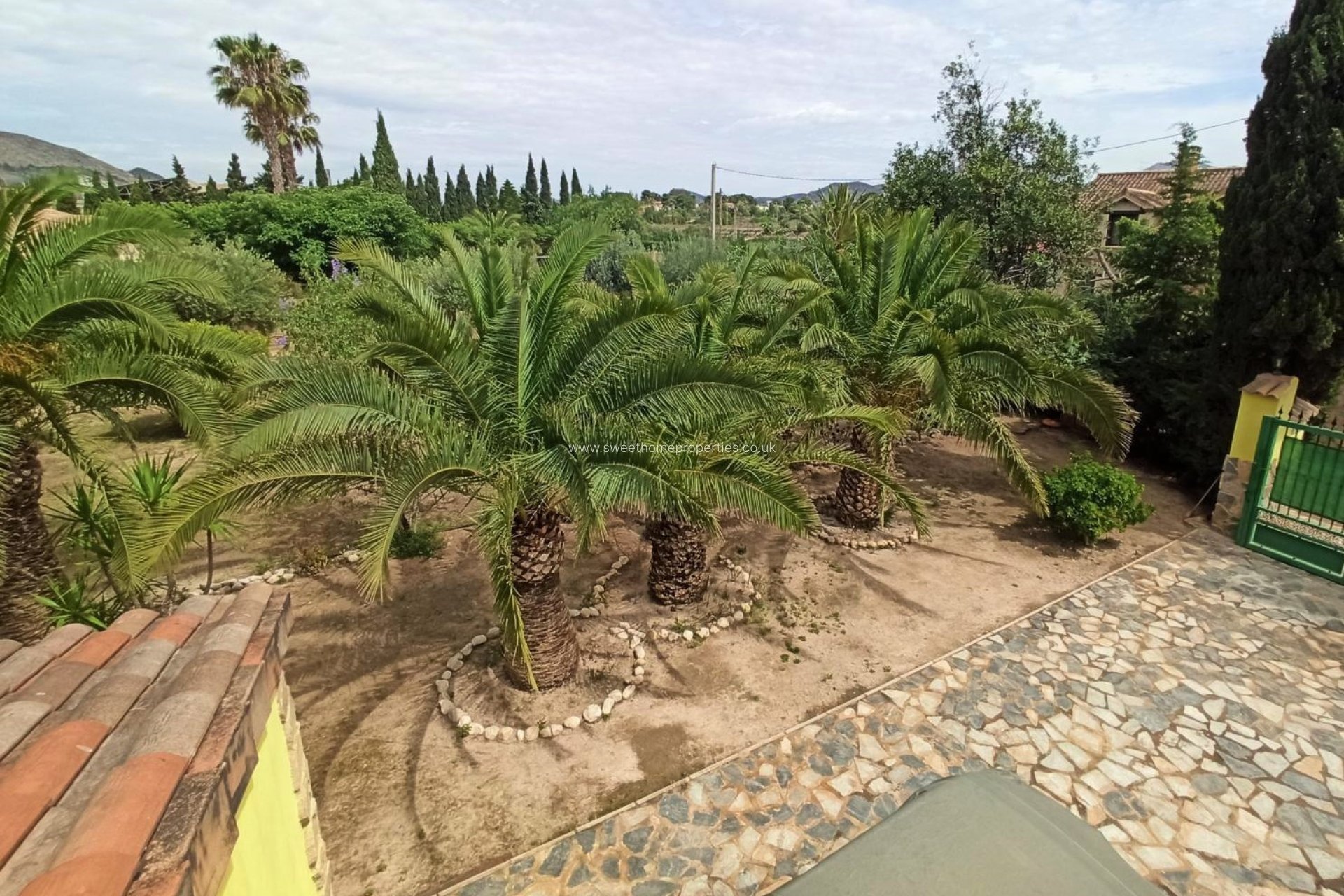 Resale - Country house - Novelda