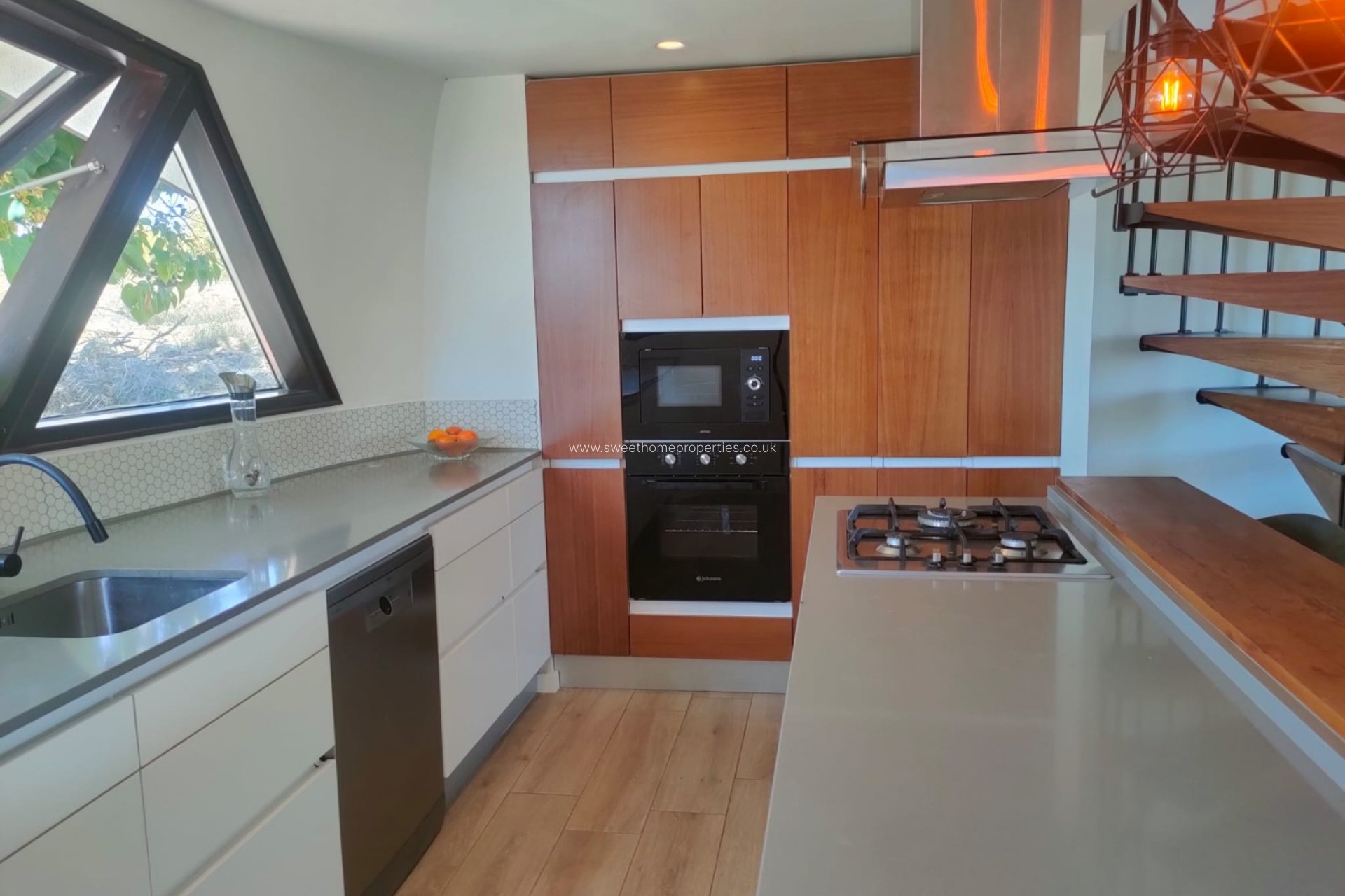 Resale - Country house - Pinoso