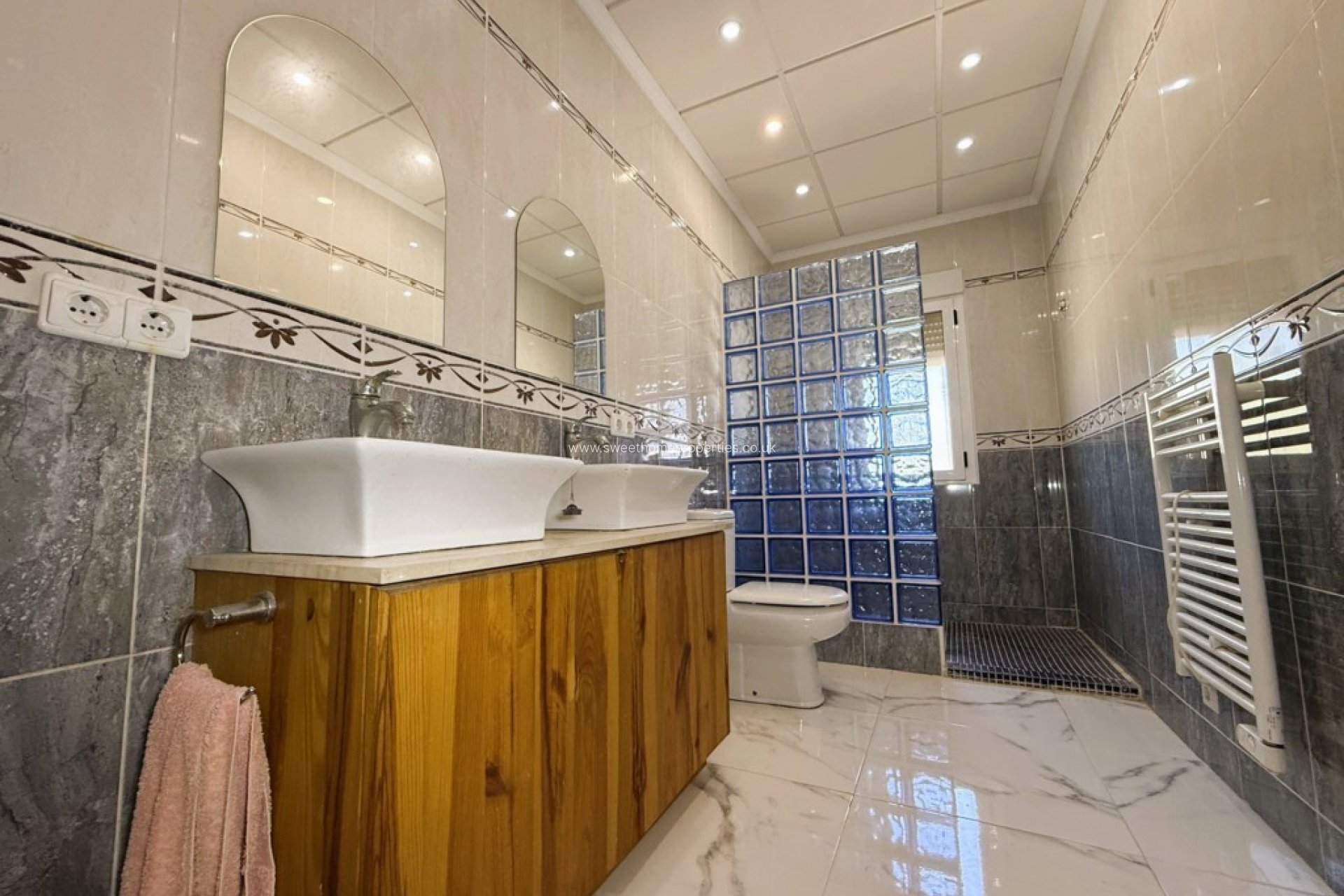 Resale - Country house - Pinoso