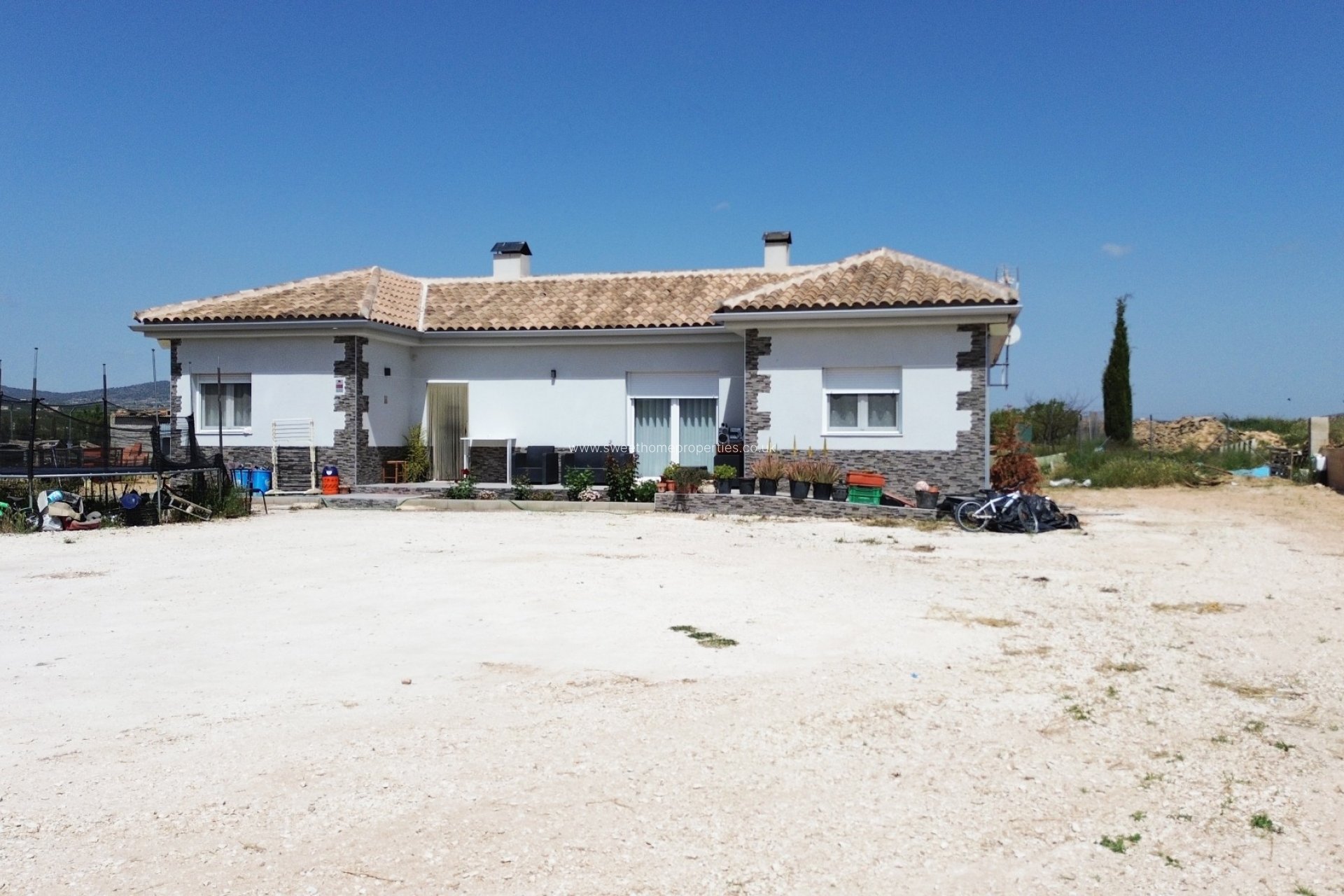 Resale - Country house - Pinoso