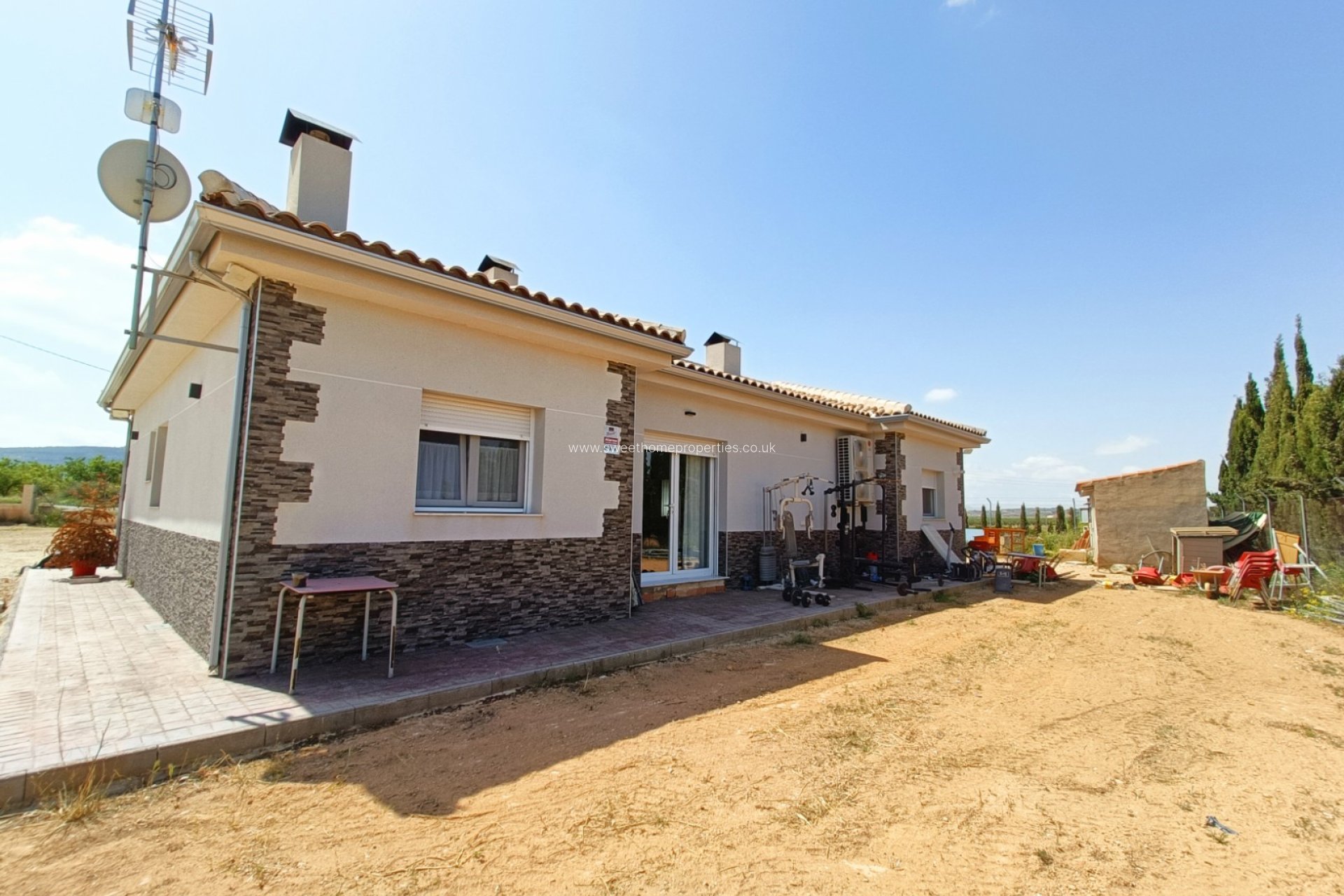 Resale - Country house - Pinoso