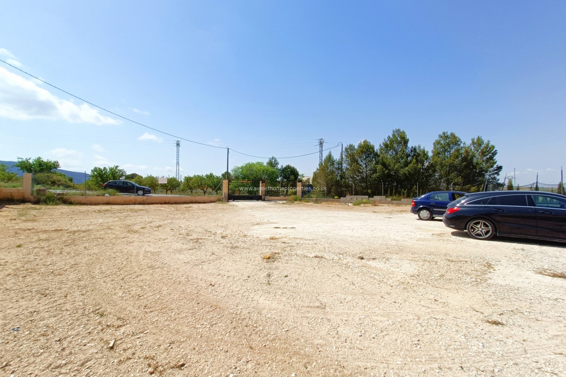 Resale - Country house - Pinoso