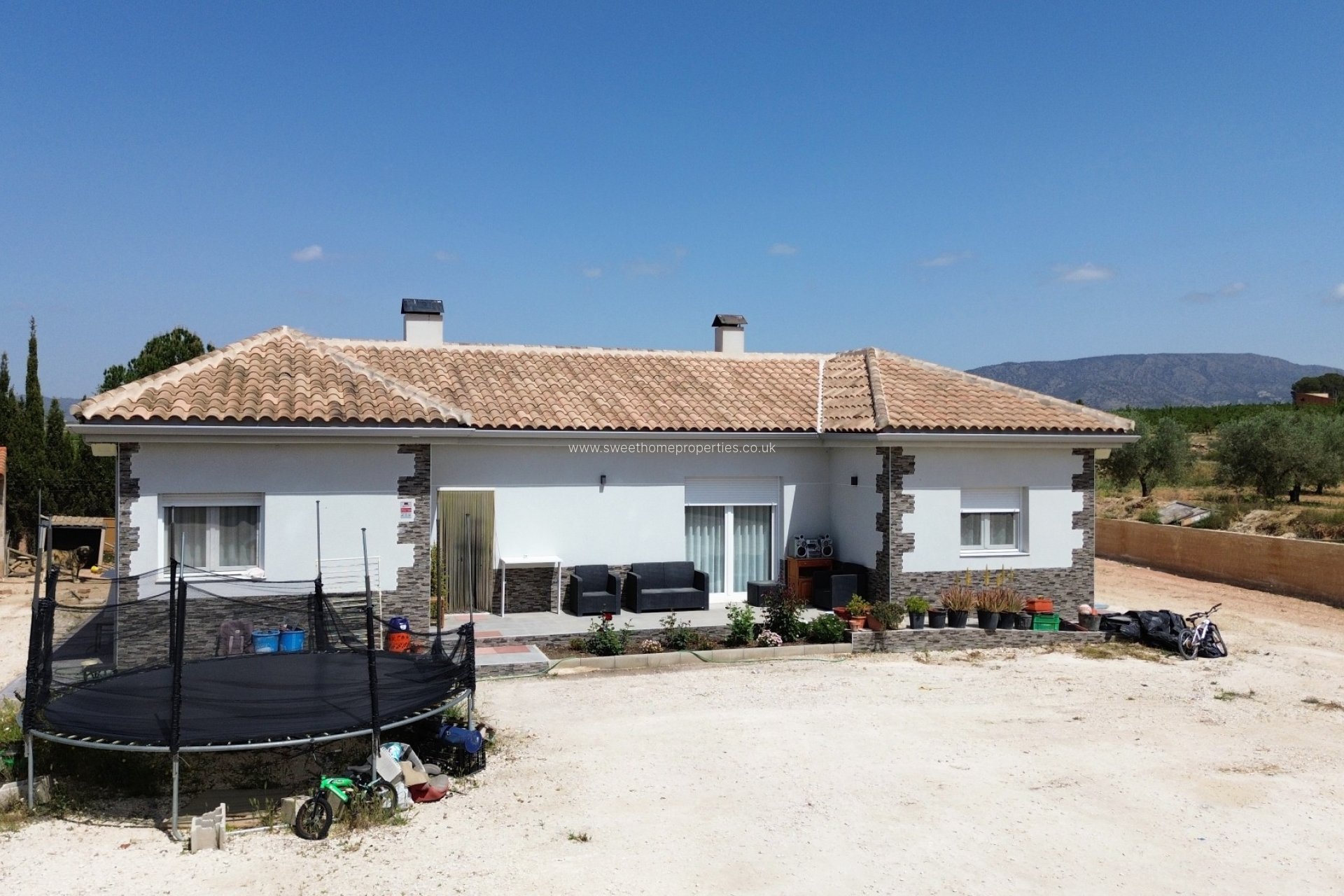 Resale - Country house - Pinoso