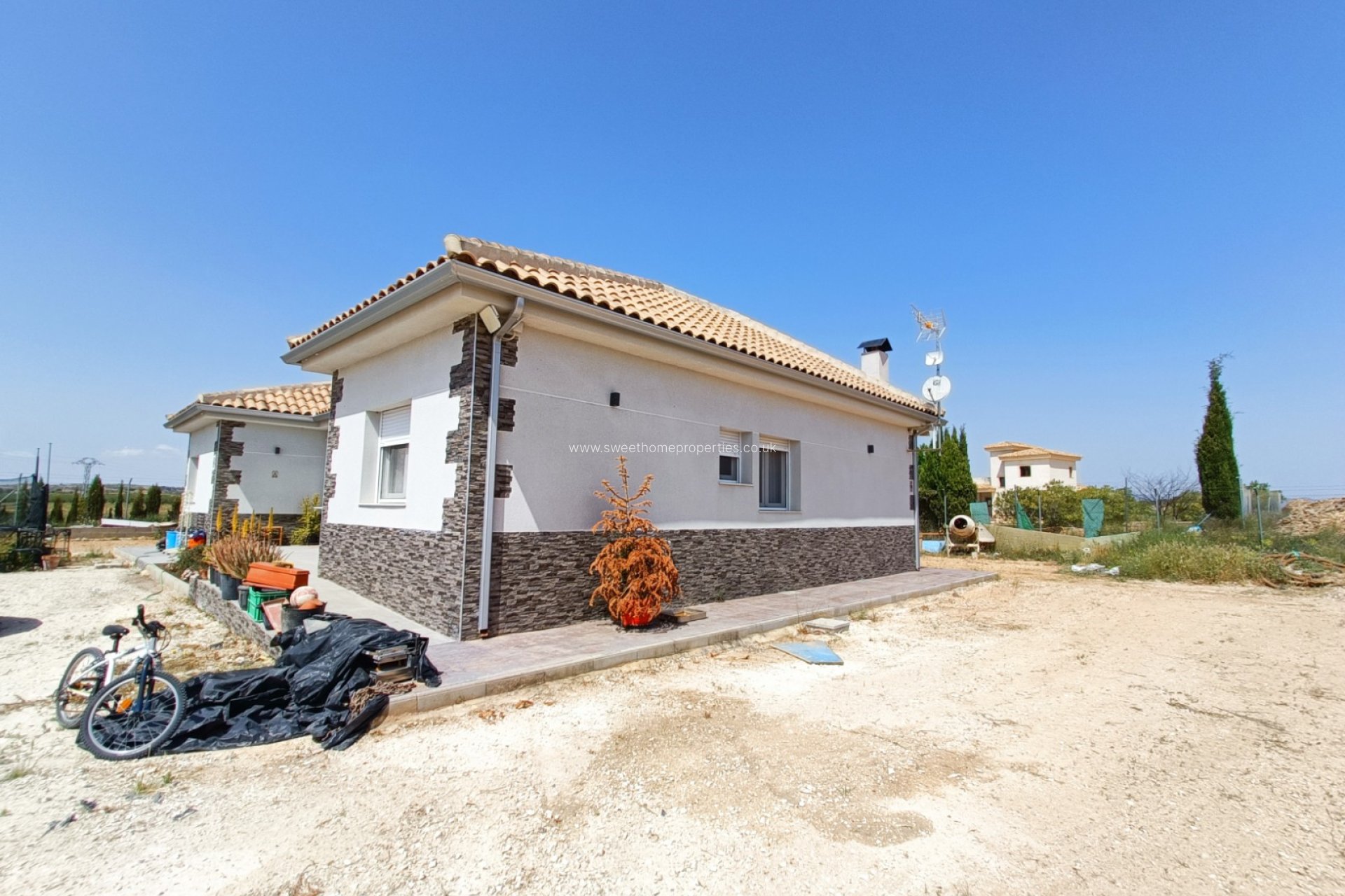 Resale - Country house - Pinoso