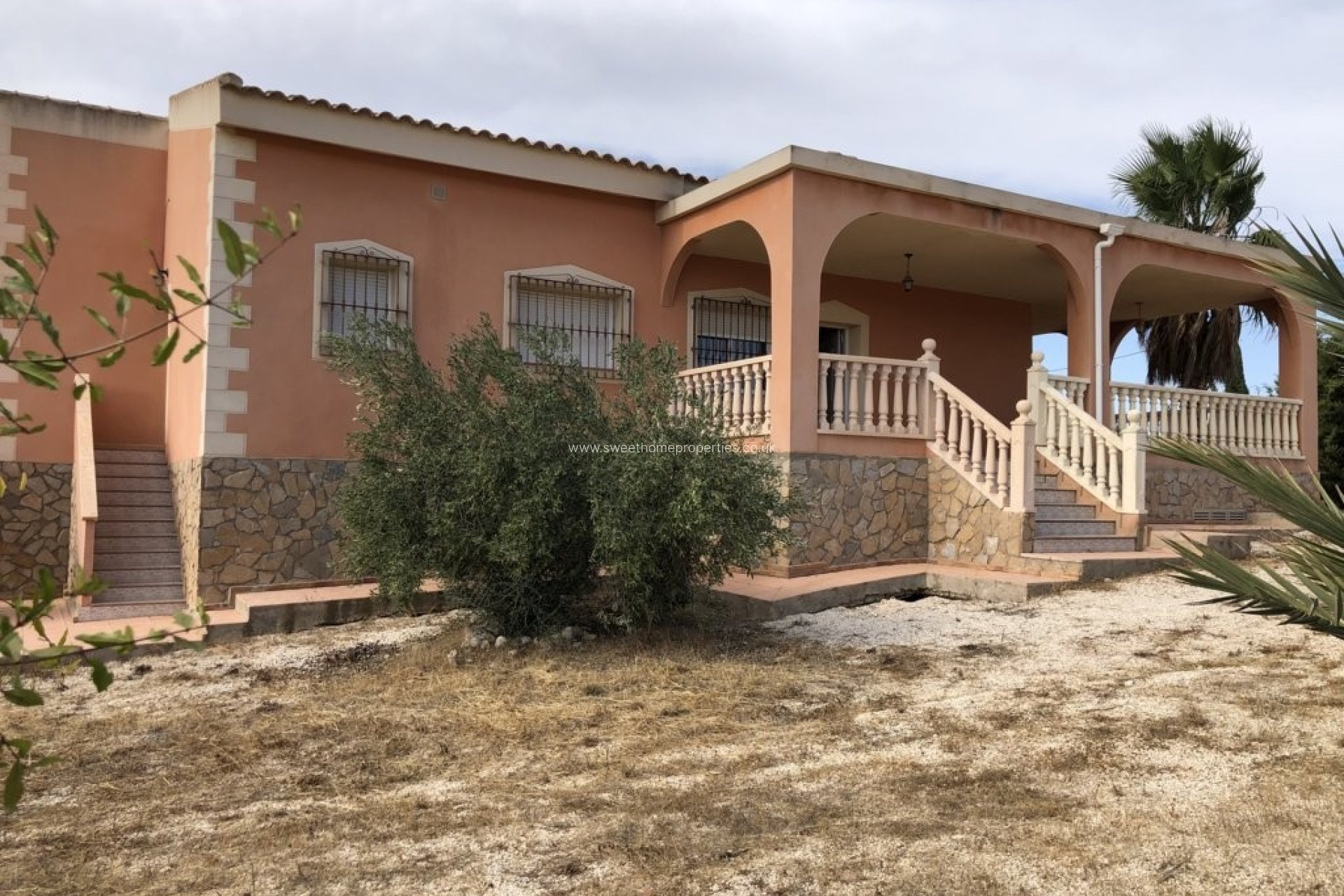 Resale - Country house - Pinoso