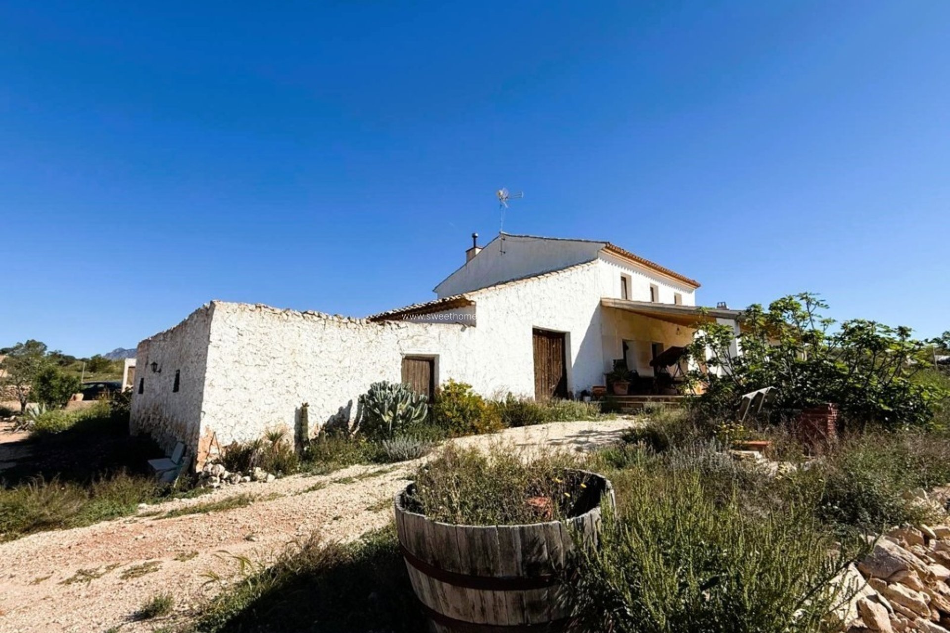 Resale - Country house - Pinoso