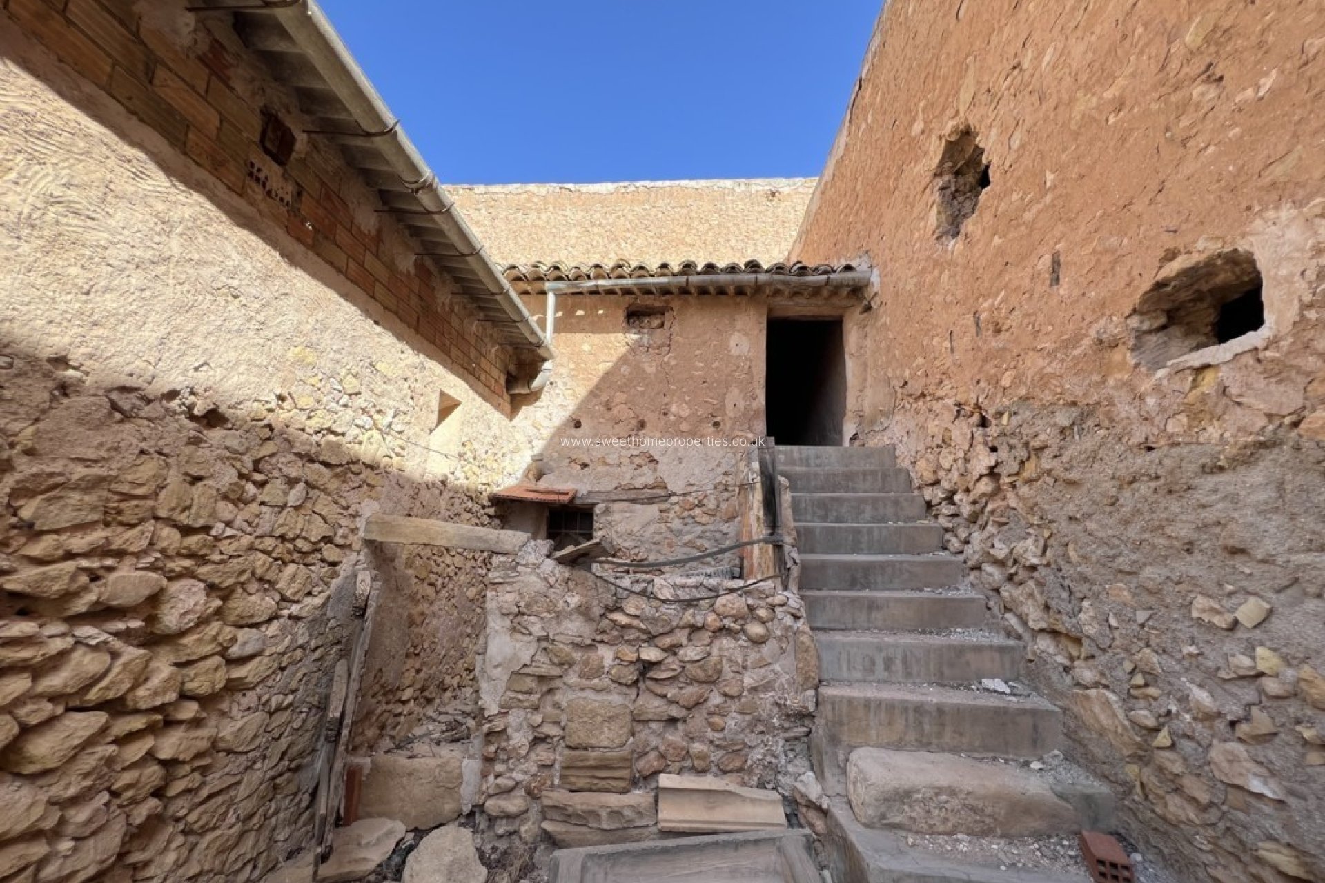 Resale - Country house - Pinoso