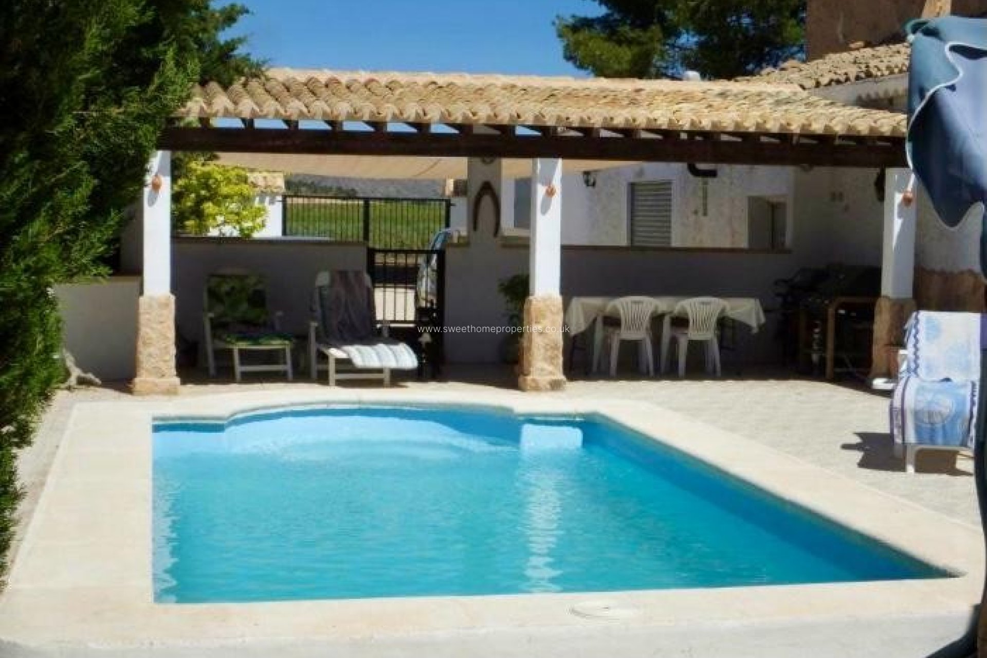 Resale - Country house - Pinoso