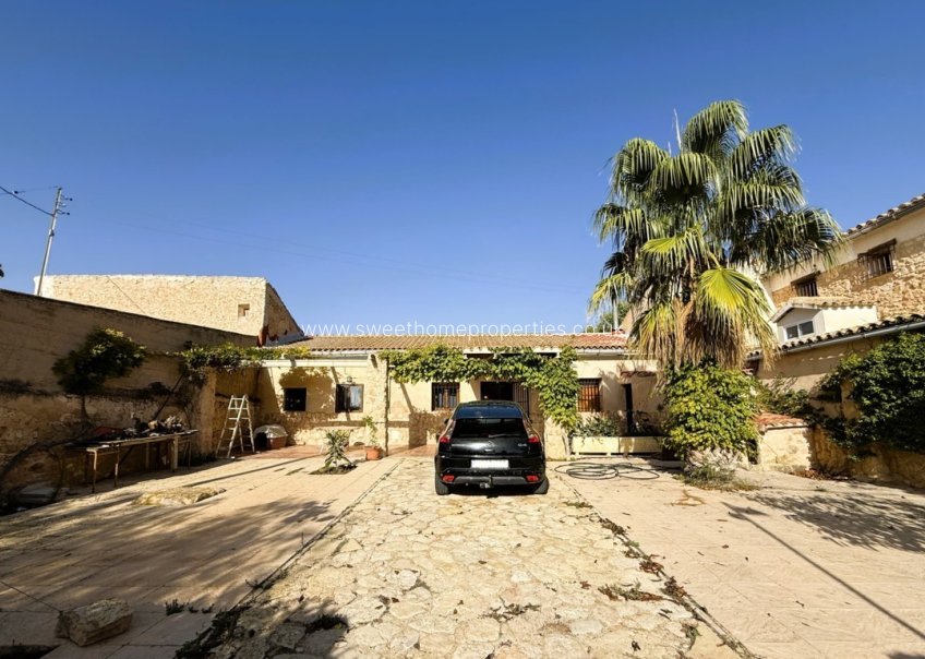 Resale - Country house - Pinoso