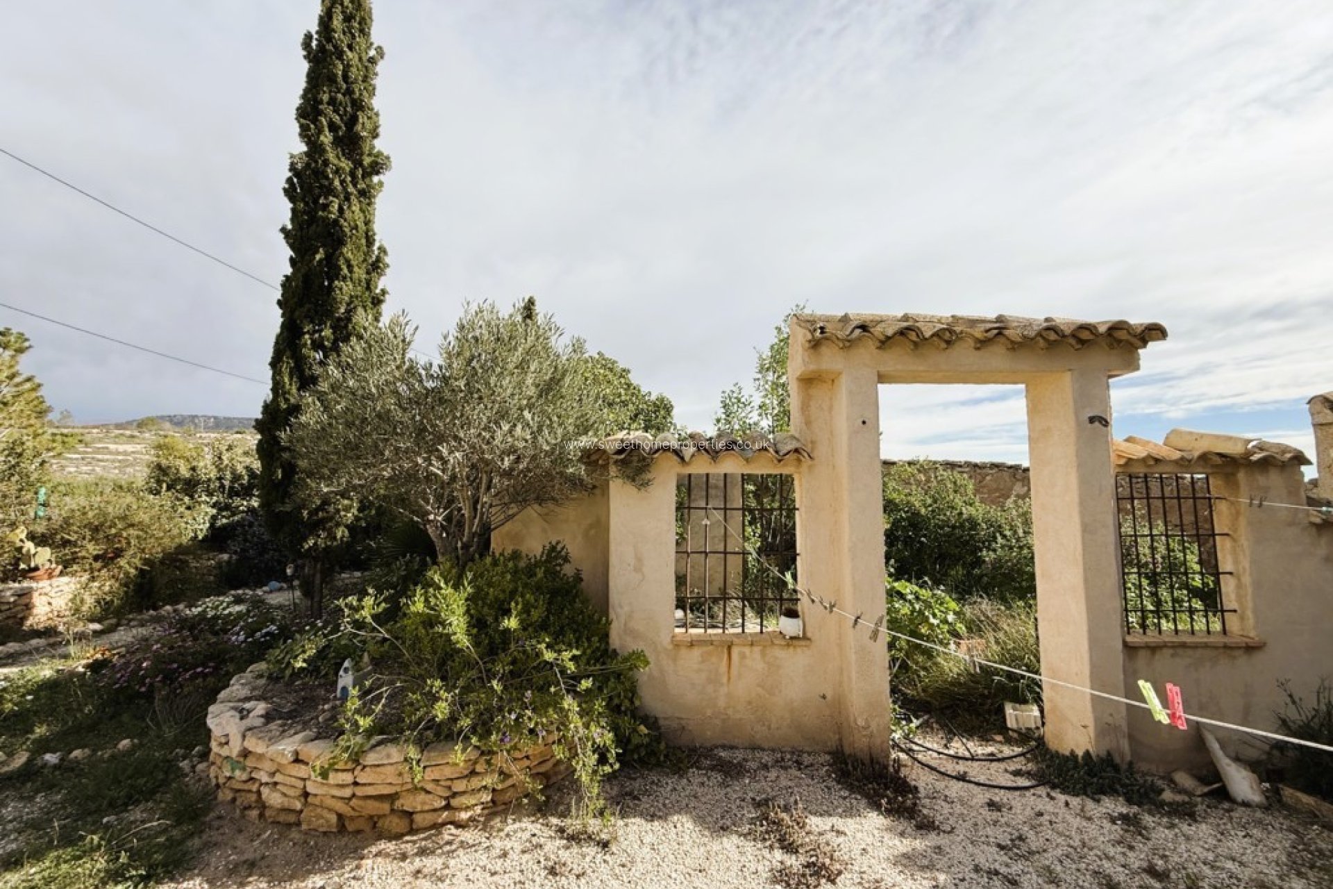 Resale - Country house - Pinoso