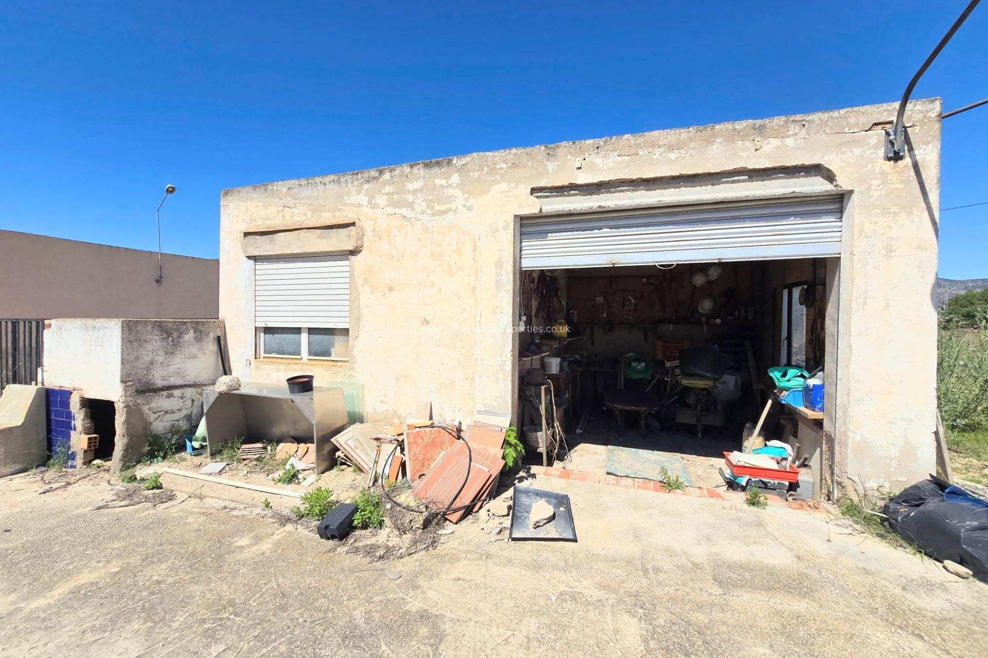 Resale - Country house - Salinas - Comunidad valenciana
