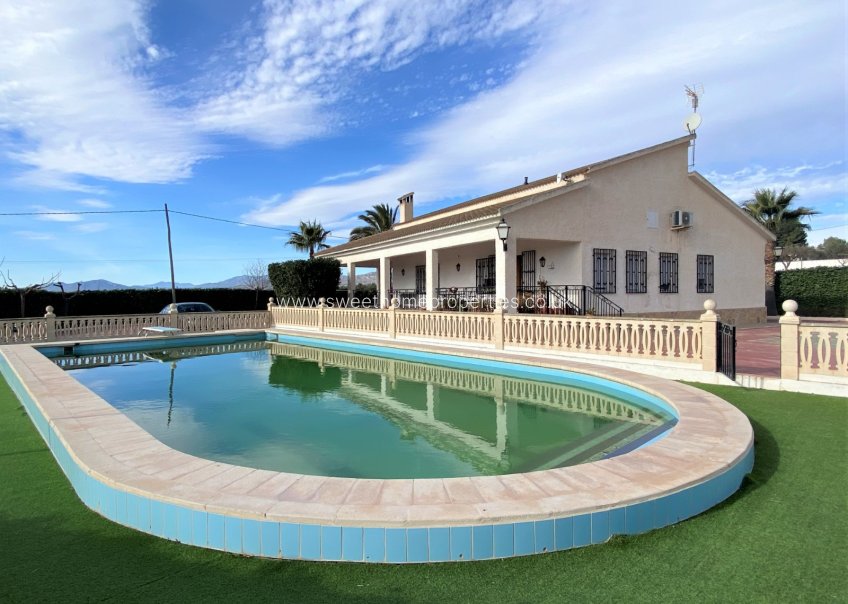 Resale - Country house - Sax