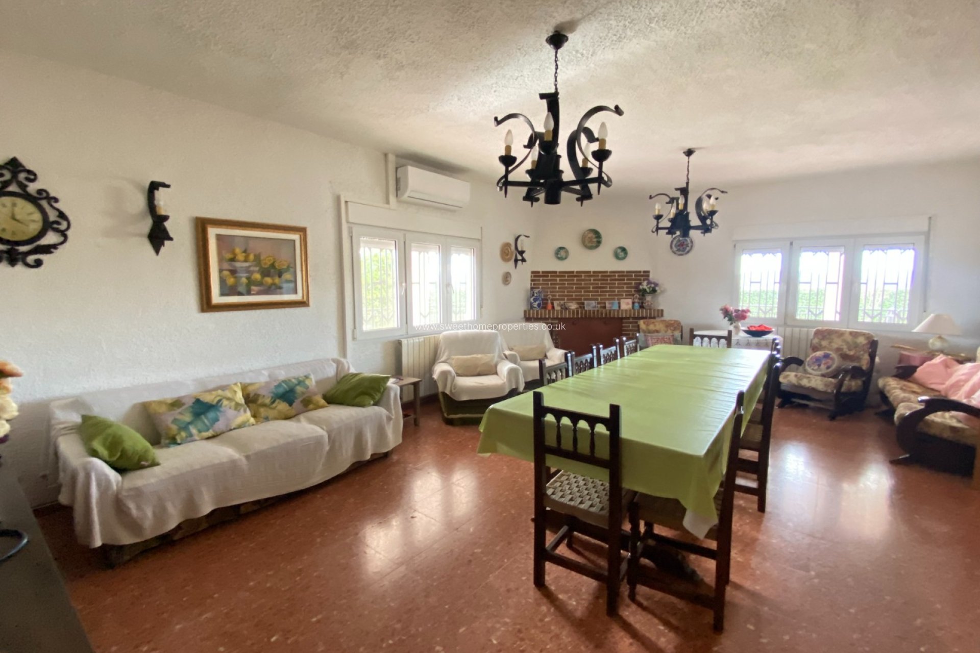 Resale - Country house - Sax