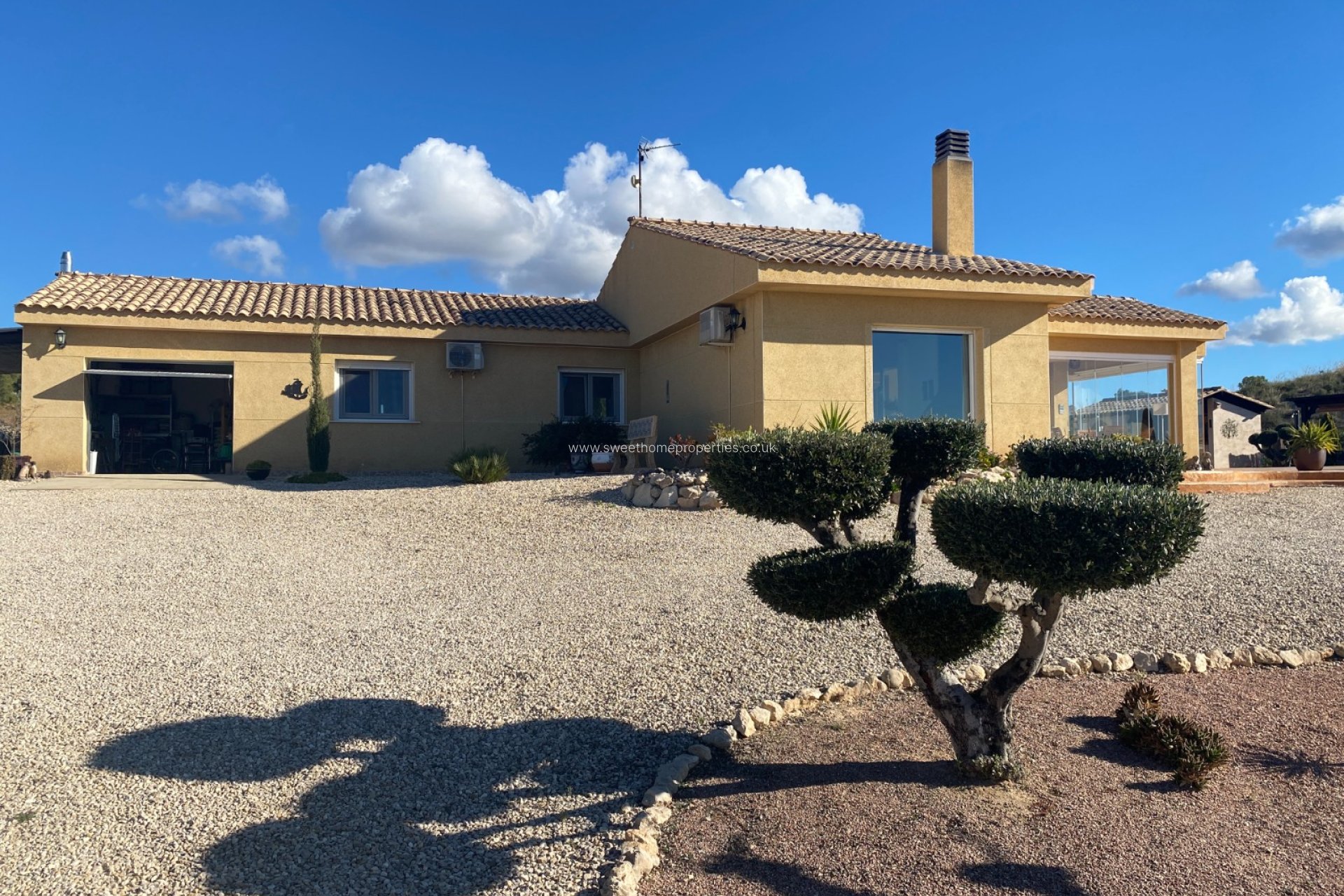 Resale - Country house - Sax