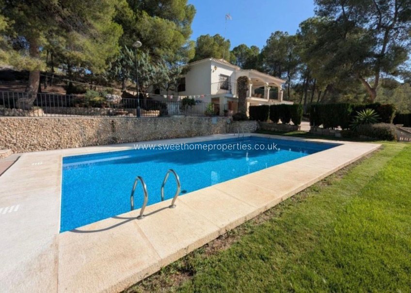 Resale - Country house - Sax