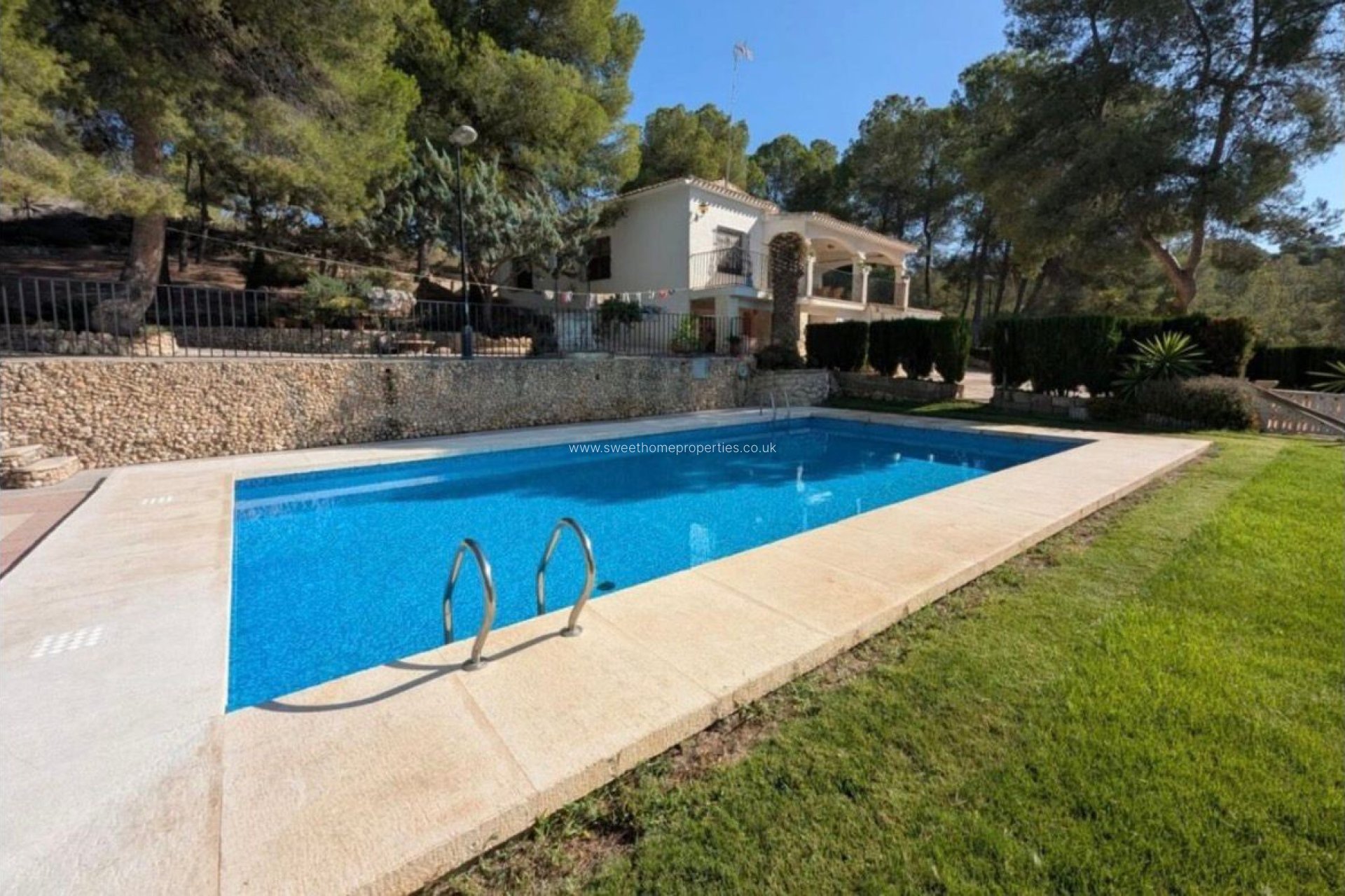 Resale - Country house - Sax