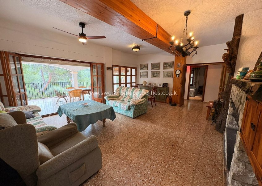 Resale - Country house - Sax