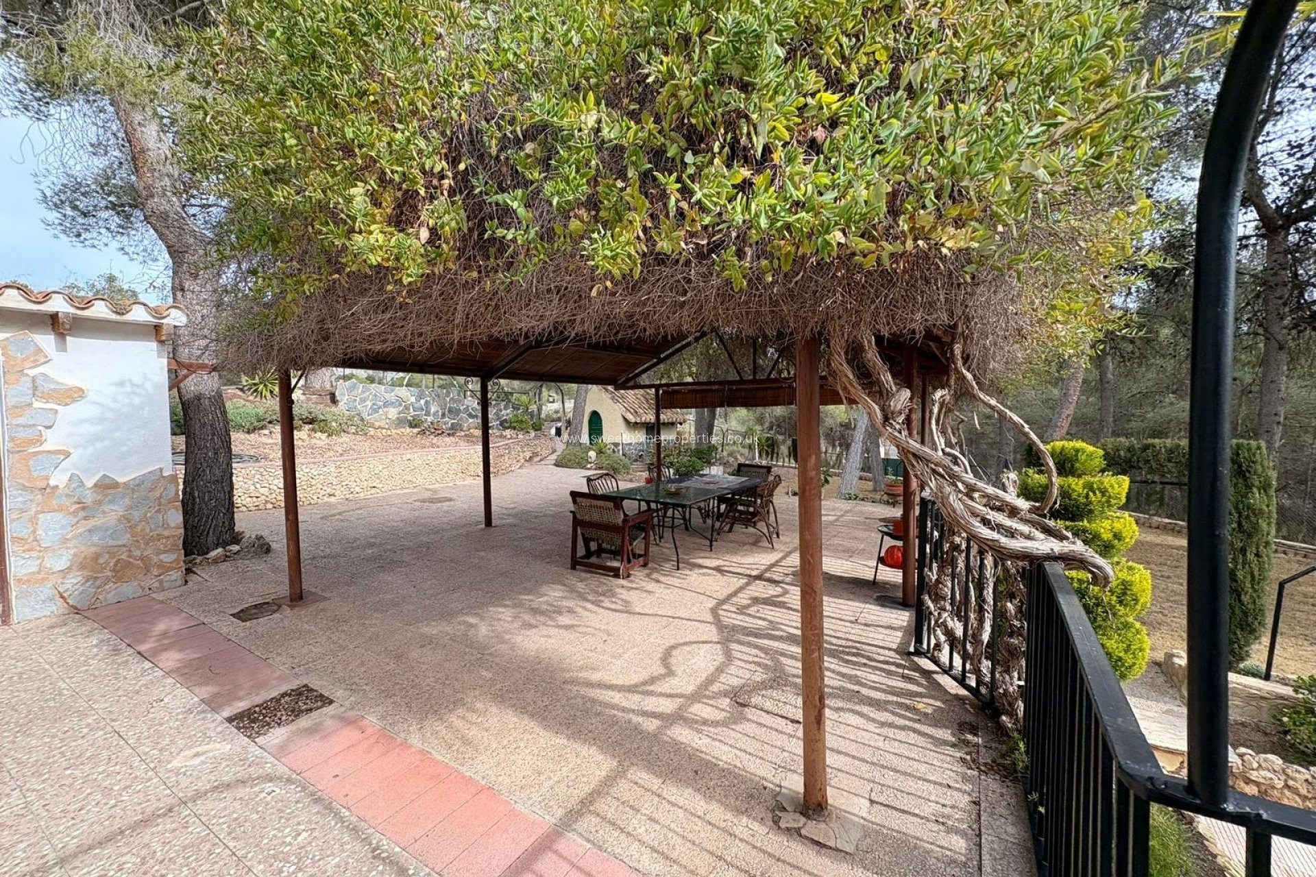 Resale - Country house - Sax