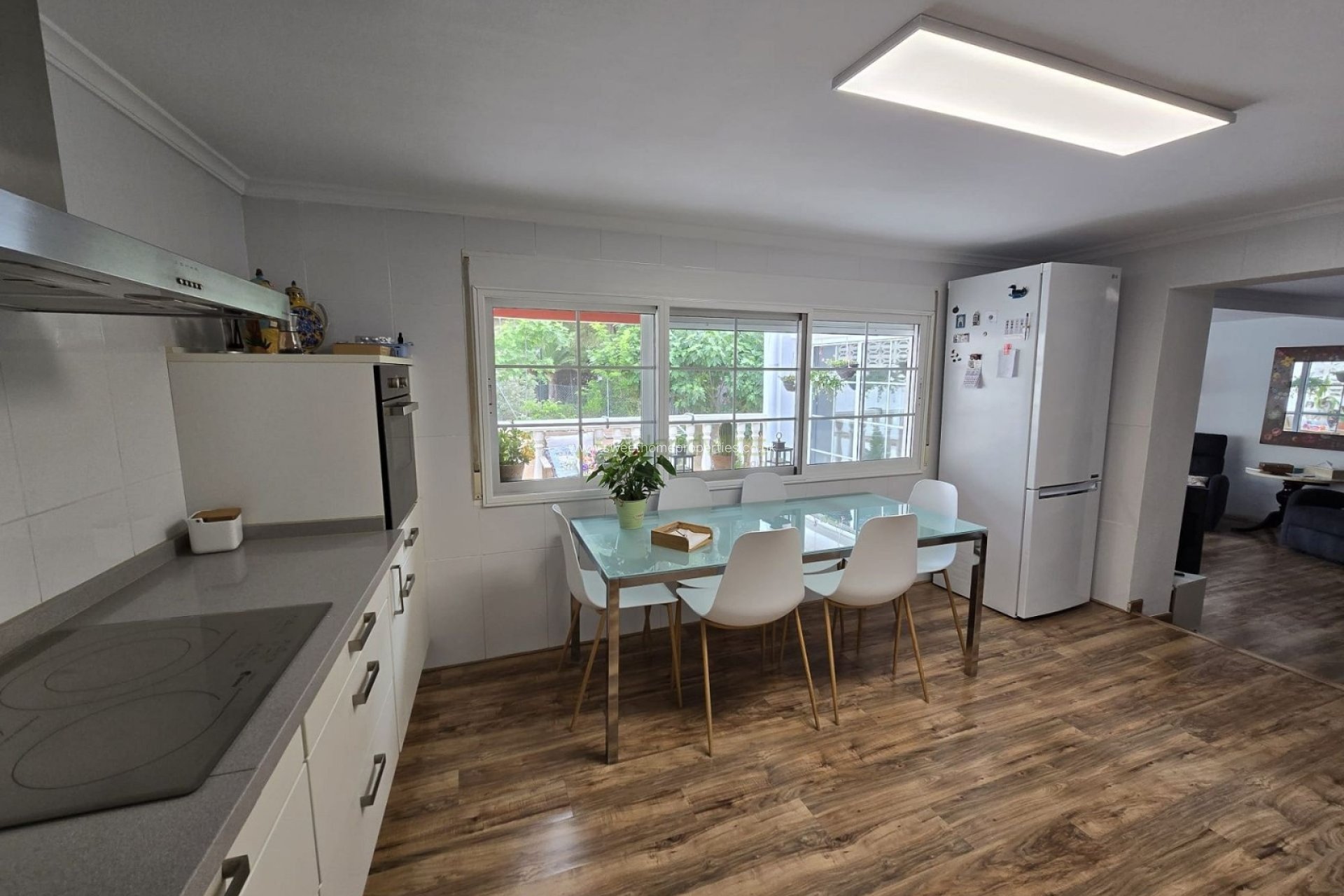 Resale - Country house - Sax