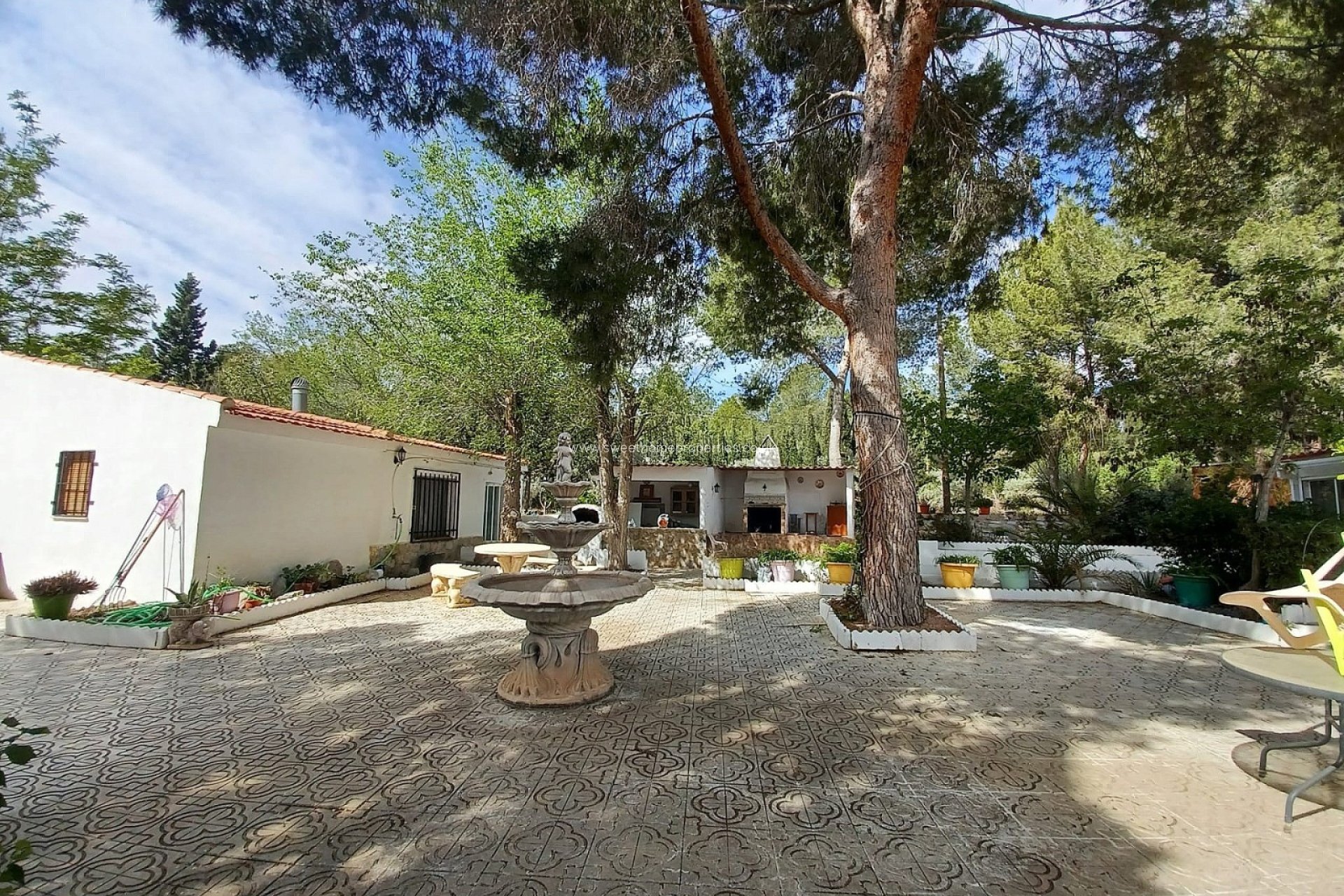 Resale - Country house - Sax