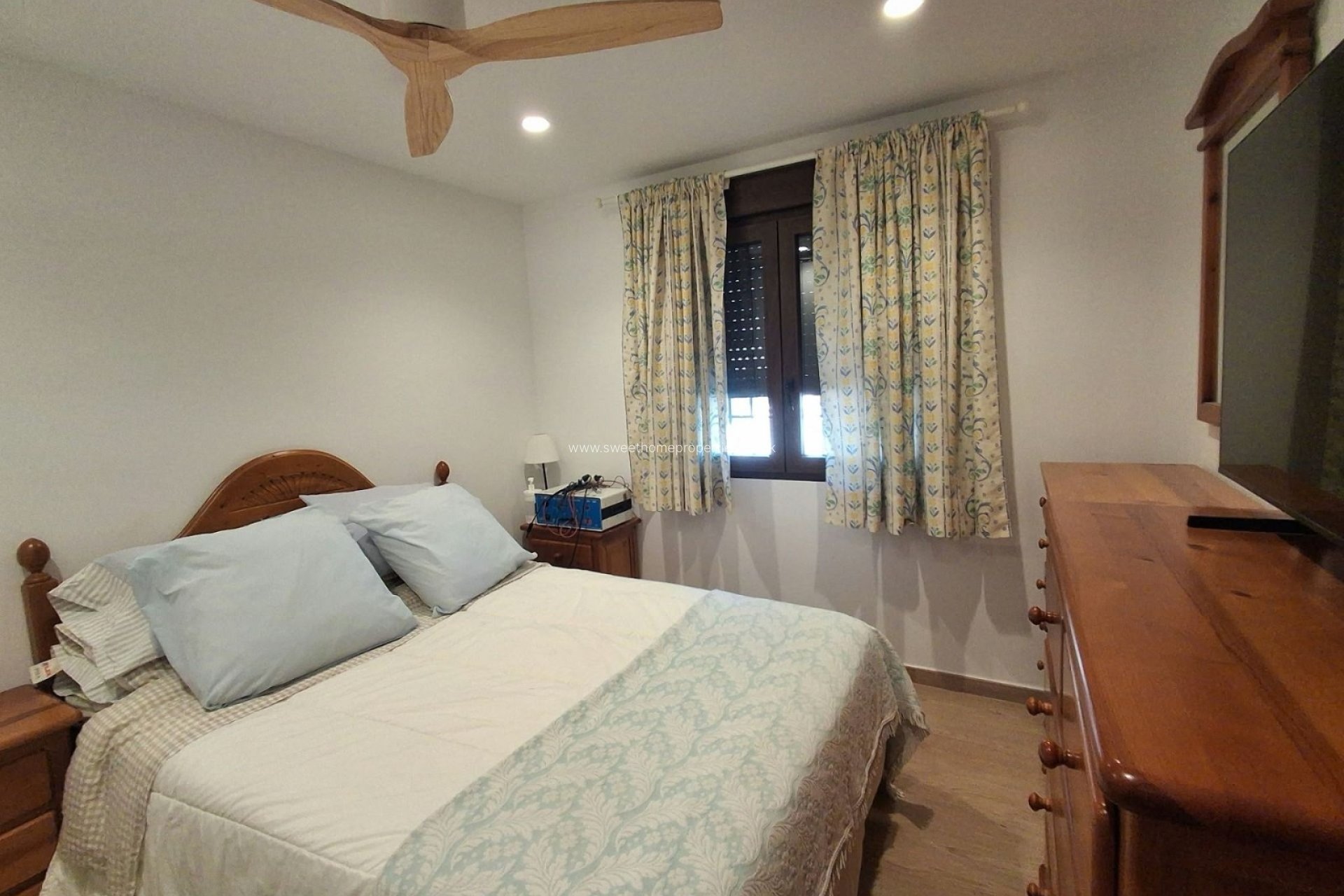 Resale - Country house - Sax
