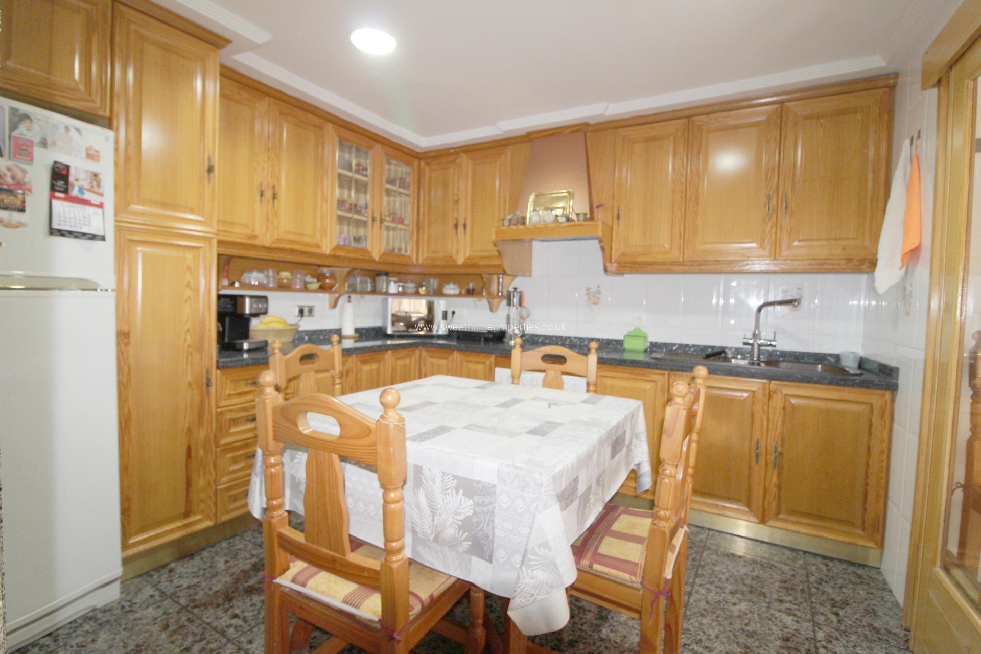 Resale - Town house - Hondon De Las Nieves - CENTRO