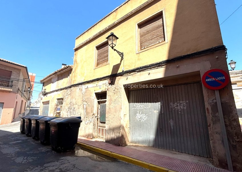 Resale - Town house - Sax