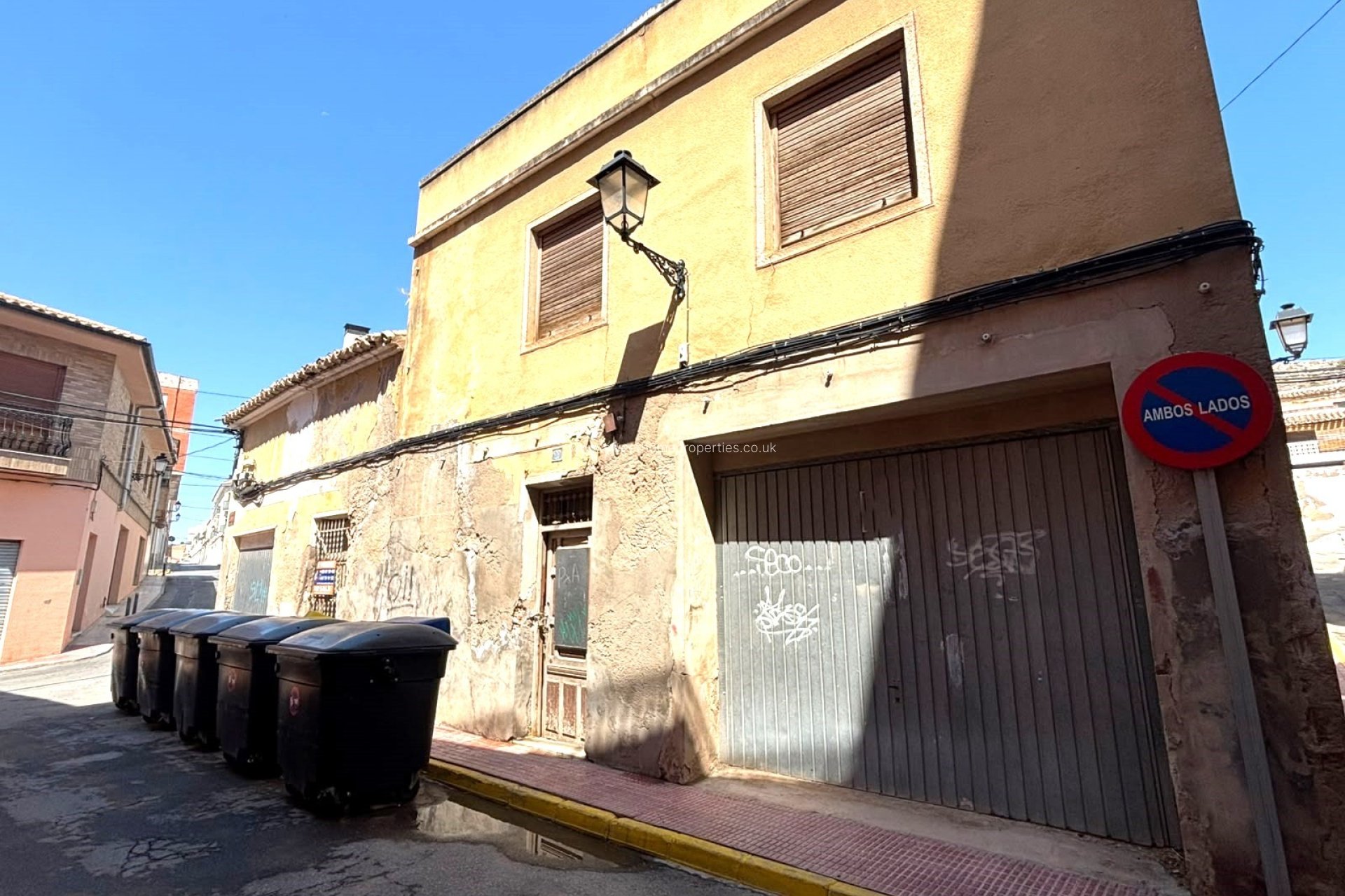 Resale - Town house - Sax