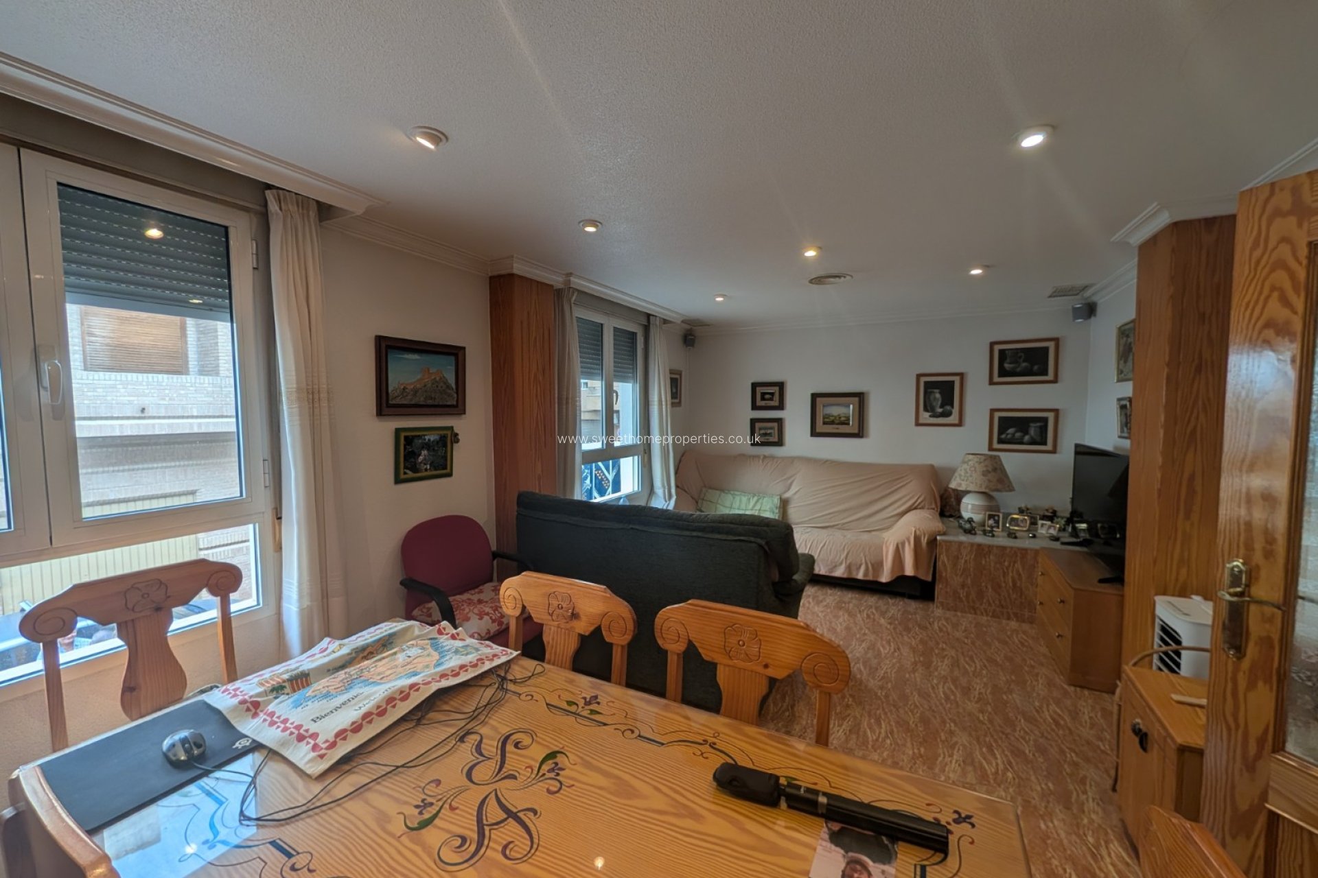 Resale - Town house - Sax