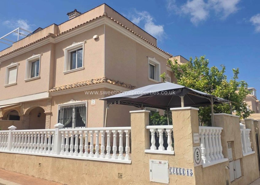 Resale - Town house - Villamartin
