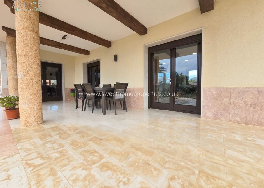 Resale - Villa - Aspe