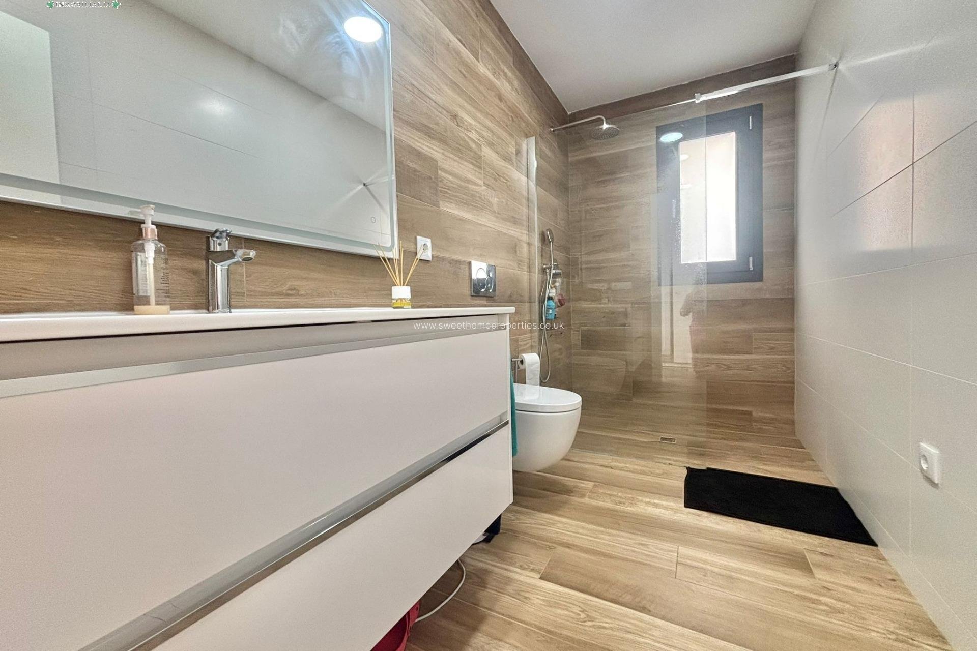 Resale - Villa - Aspe