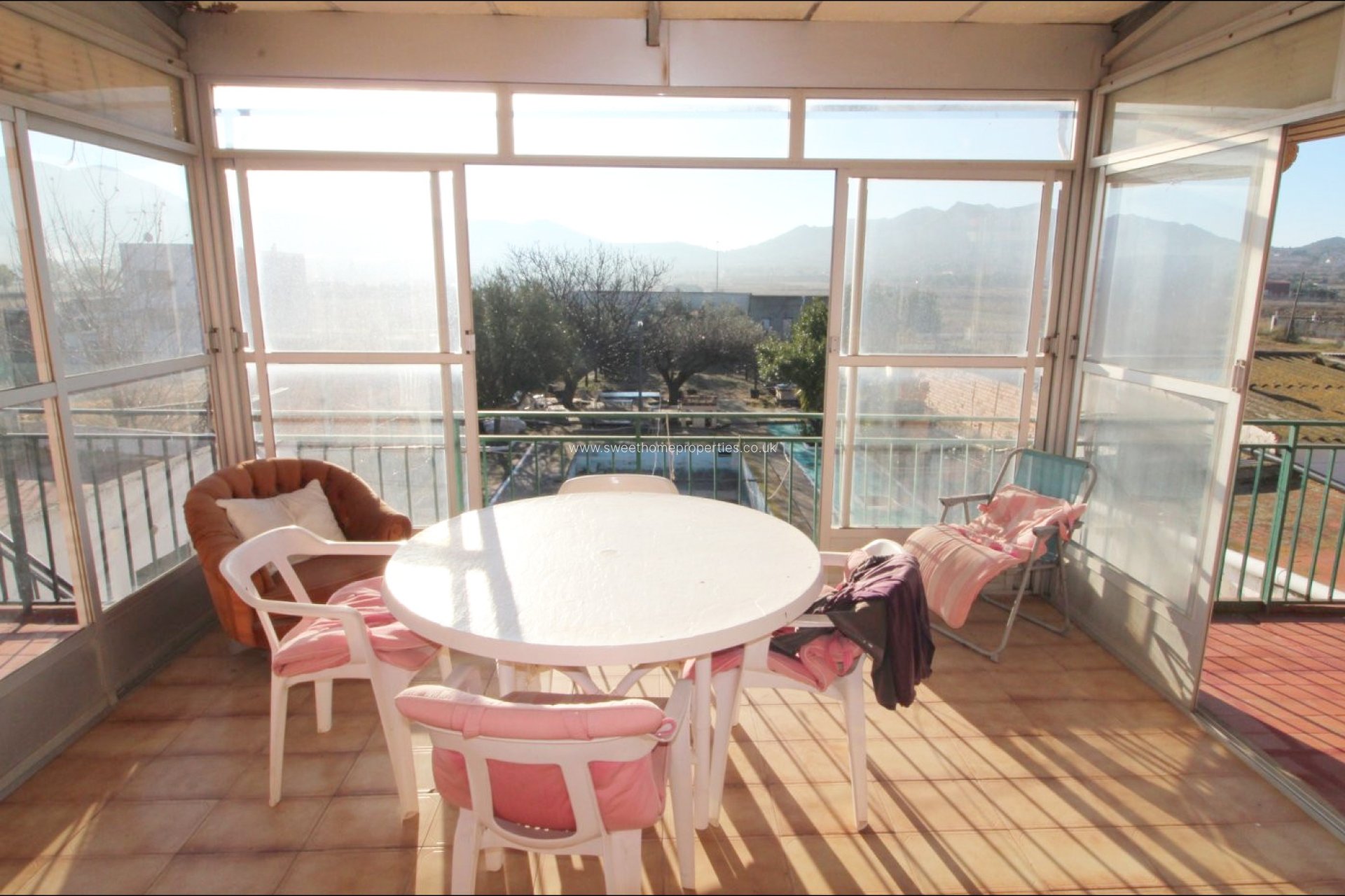 Resale - Villa - Hondon De Los Frailes - CENTRO