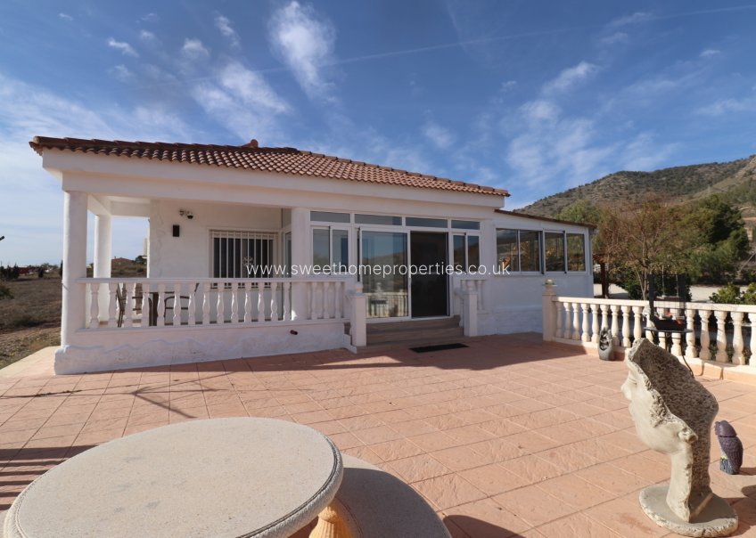 Resale - Villa - La Romana