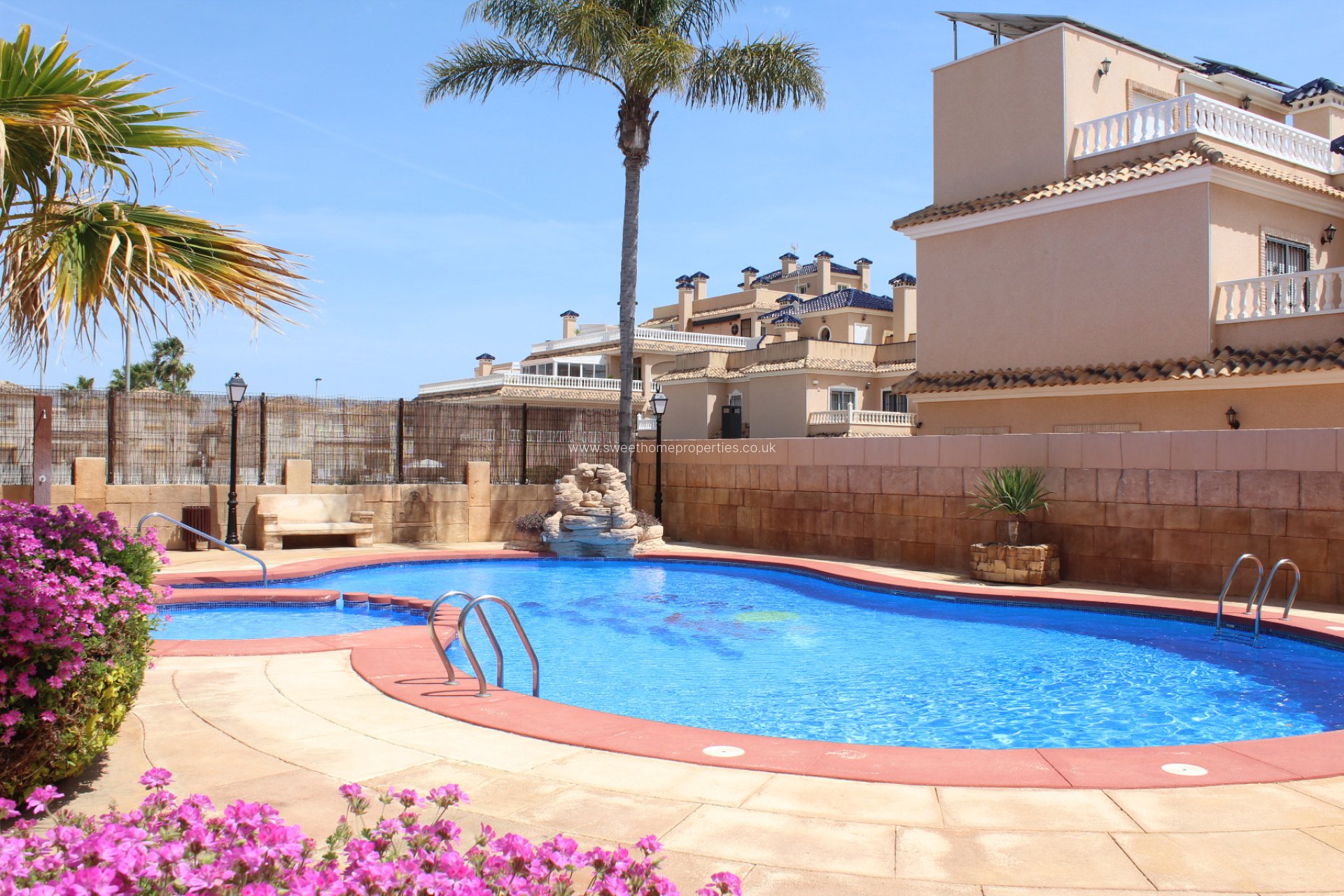 Resale - Villa - Orihuela Costa - Los Dolses