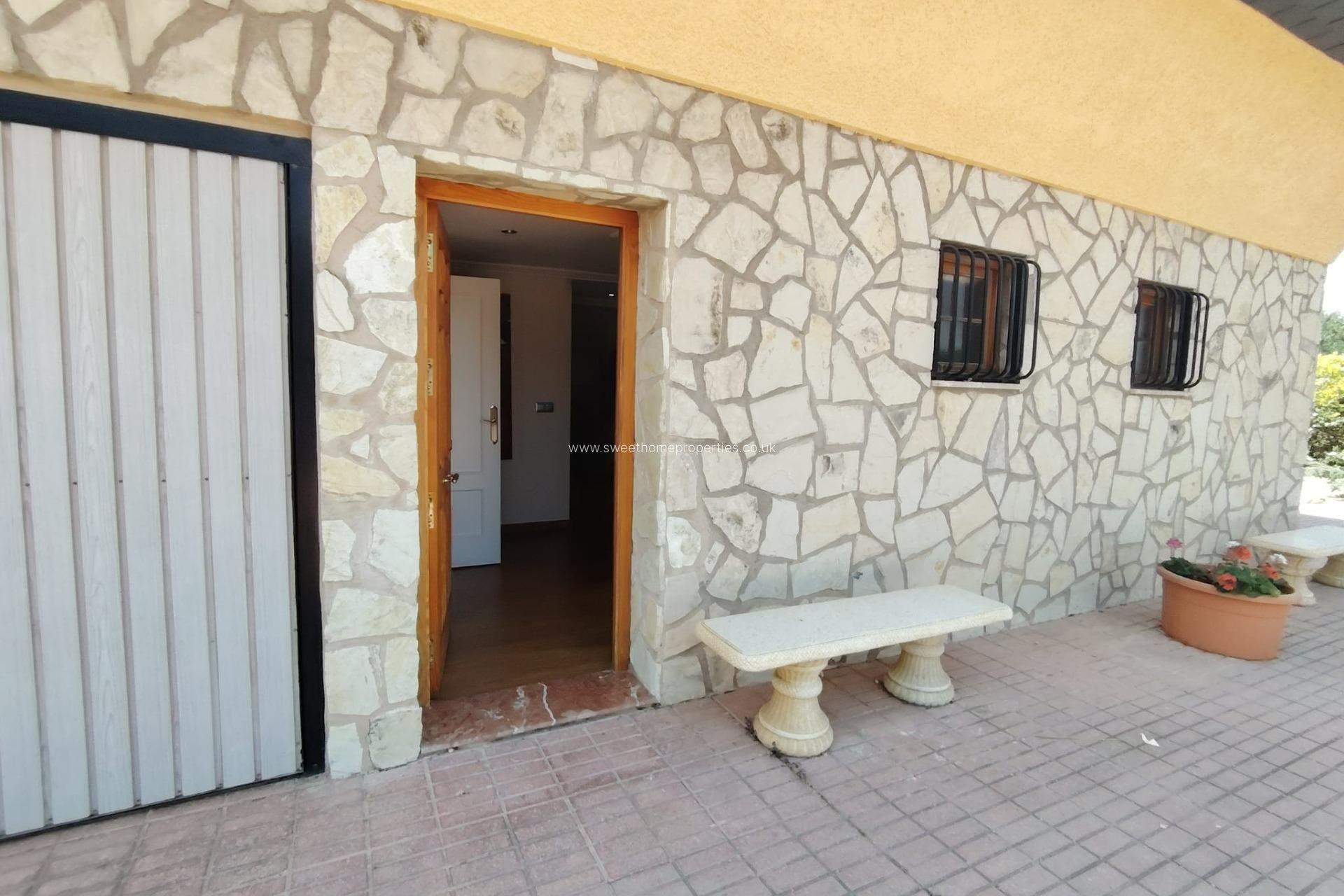 Resale - Villa - Petrer - Comunidad valenciana