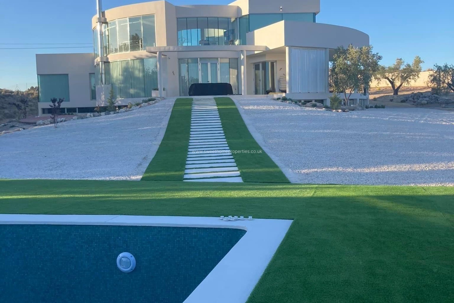 Resale - Villa - Petrer - Loma badá