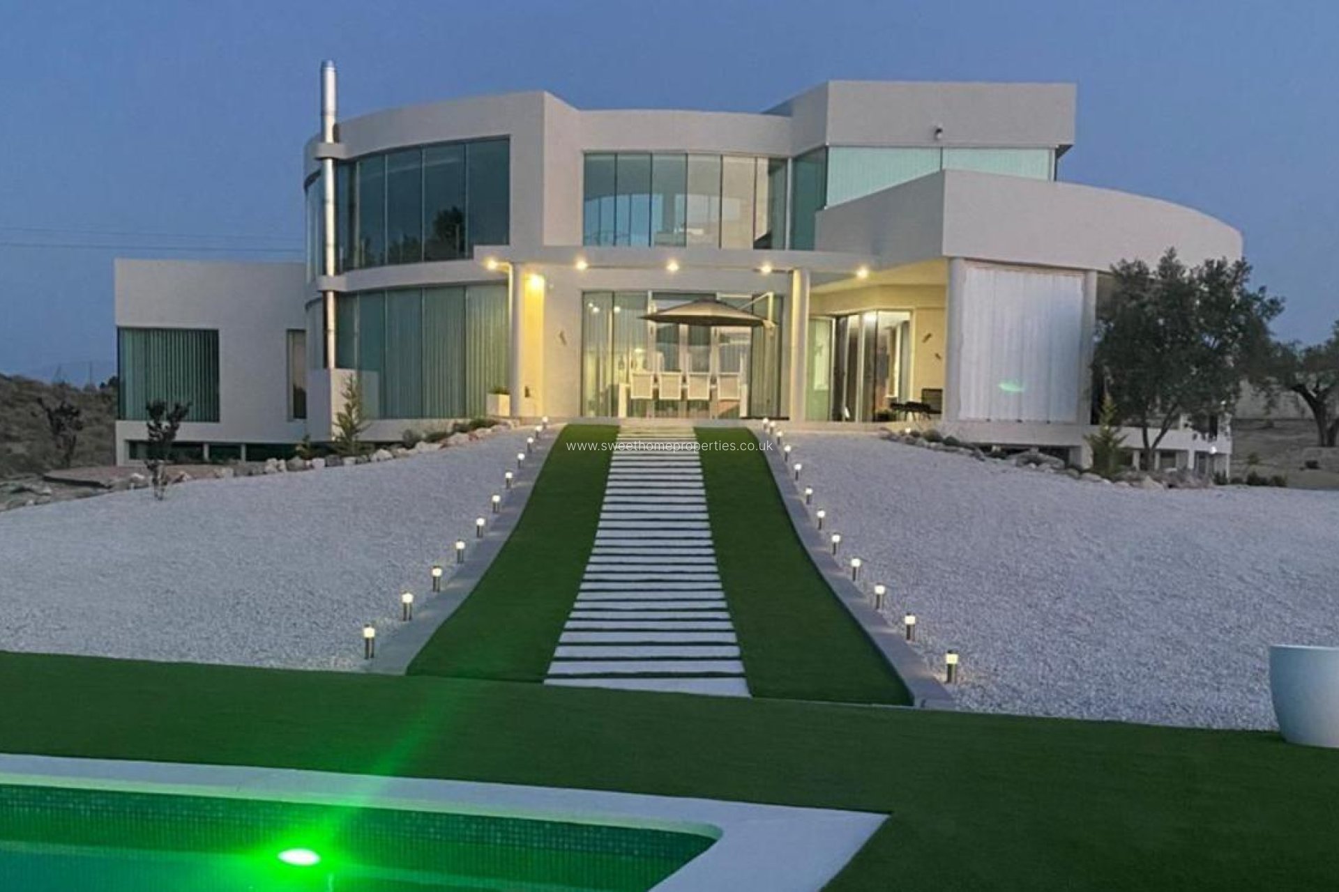 Resale - Villa - Petrer - Loma badá