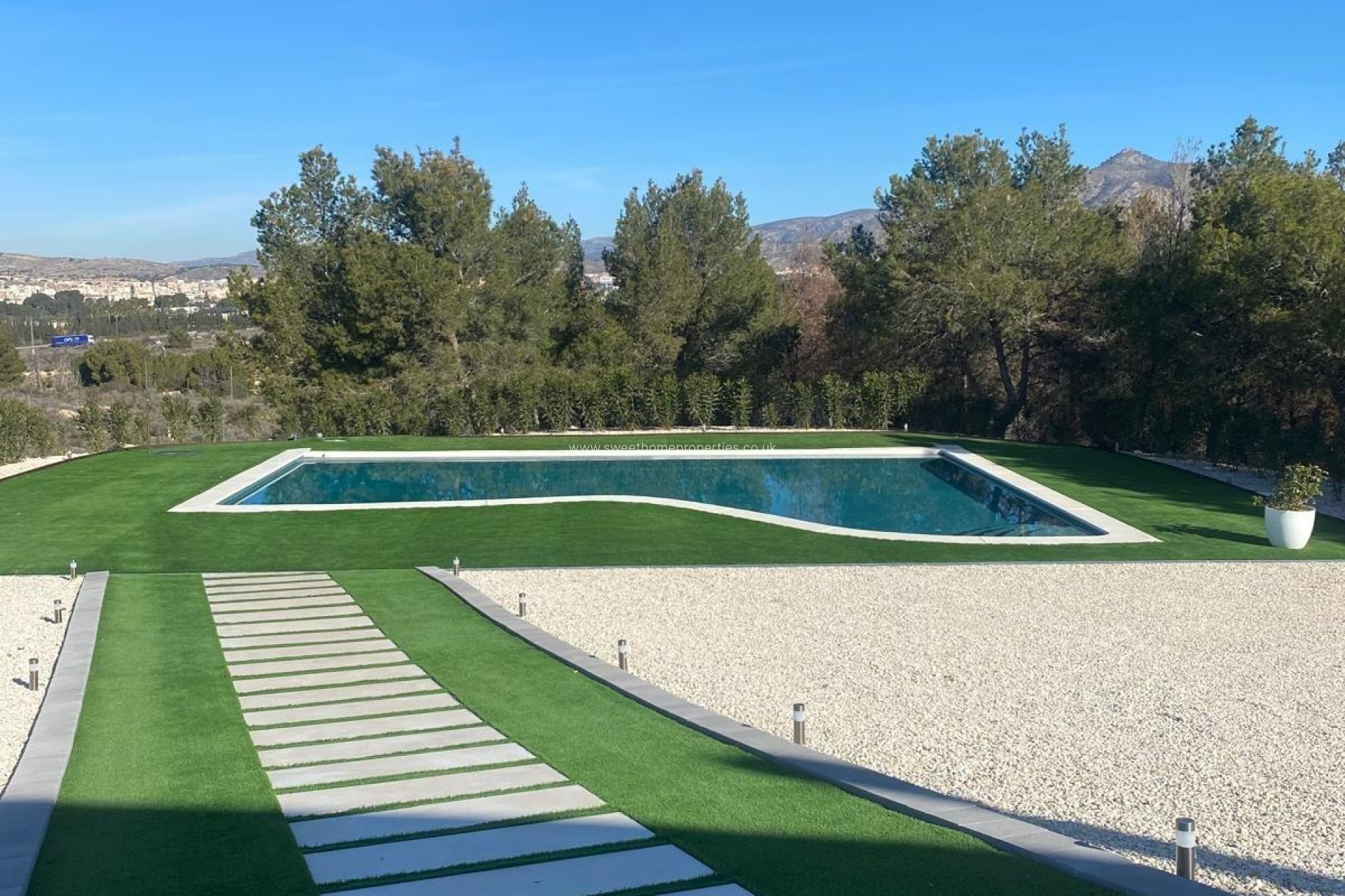 Resale - Villa - Petrer - Loma badá