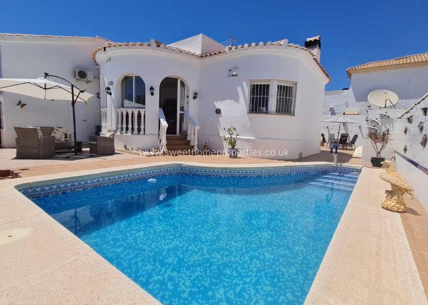 Resale - Villa - Playa Flamenca